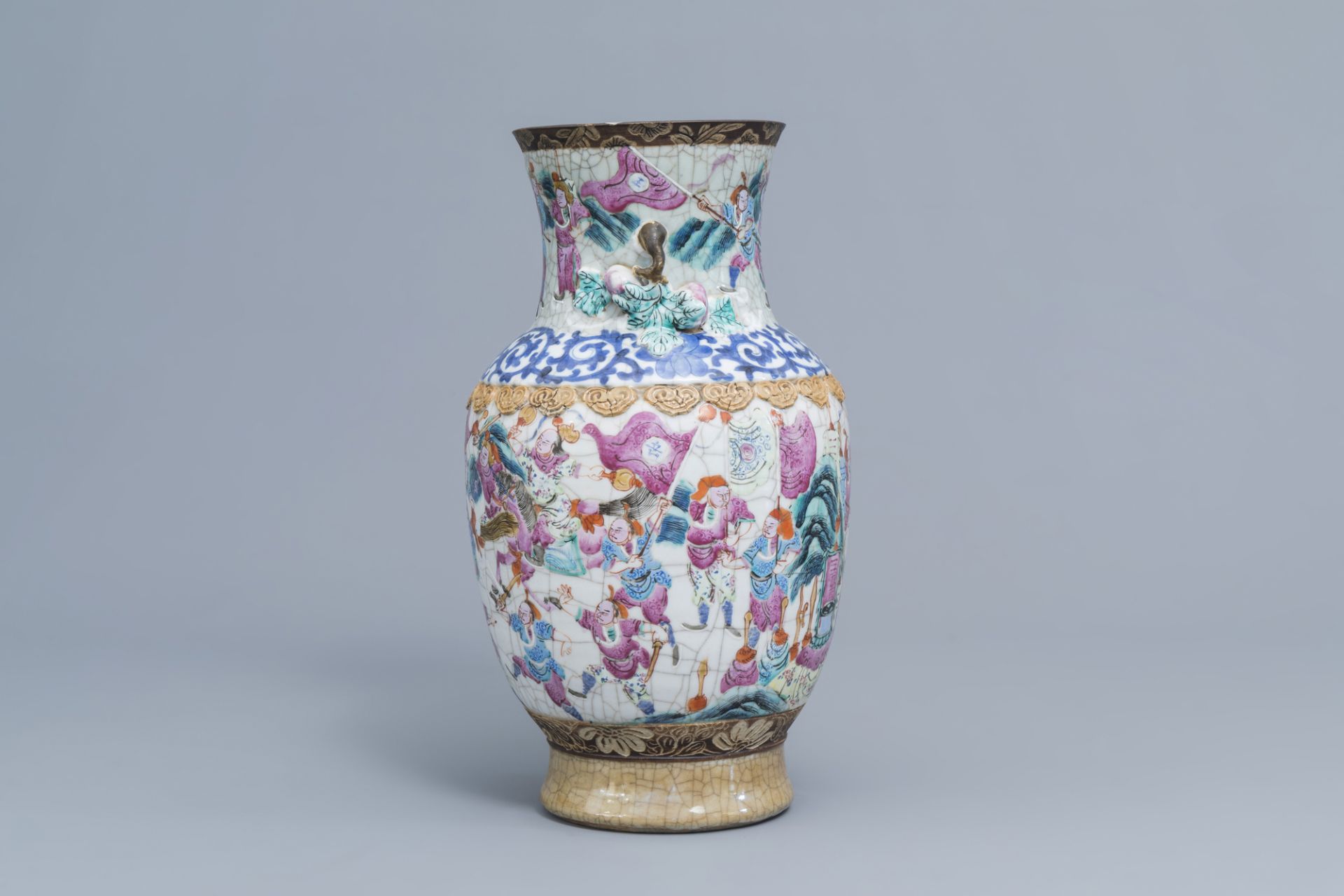 A Chinese Nanking crackle glazed famille rose 'warrior' vase, 19th C. - Image 4 of 6
