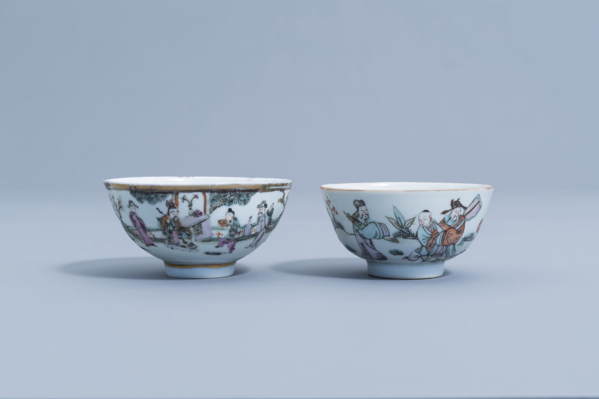 A varied collection of Chinese qianjiang cai and famille rose porcelain, 19th/20th C. - Image 14 of 24