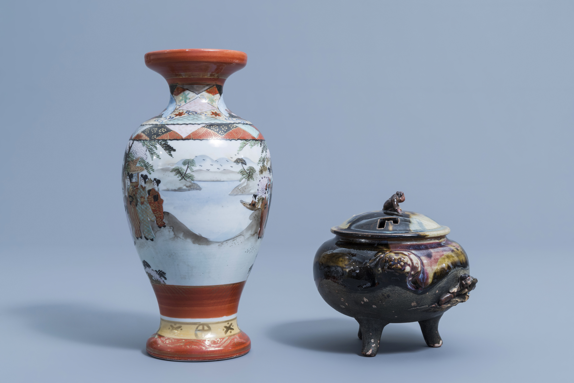 A varied collection of Japanese Imari and polychrome porcelain, Meiji and later, 19th/20th C. - Image 13 of 18