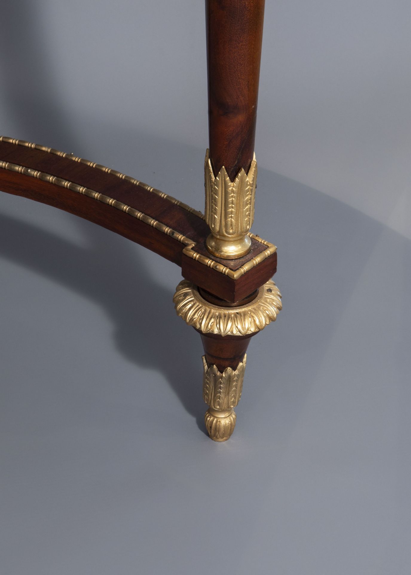 Attributed to Franois Linke (1855-1946): A superb gilt bronze mounted kingwood veneered Louis XVI s - Image 7 of 14