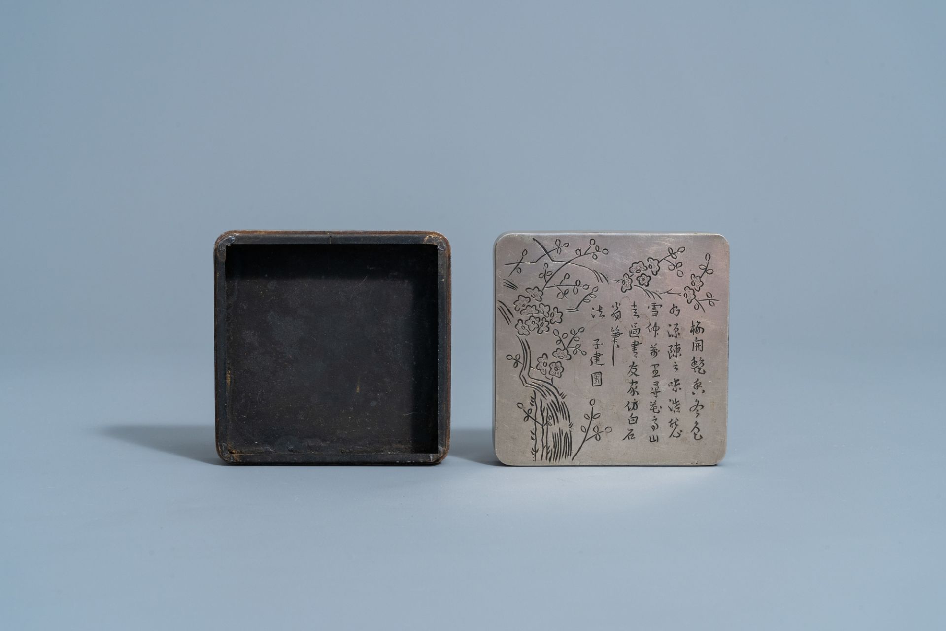 A Chinese square paktong metal scholar's ink box with calligraphy and floral design, marked, 20th C. - Image 4 of 9