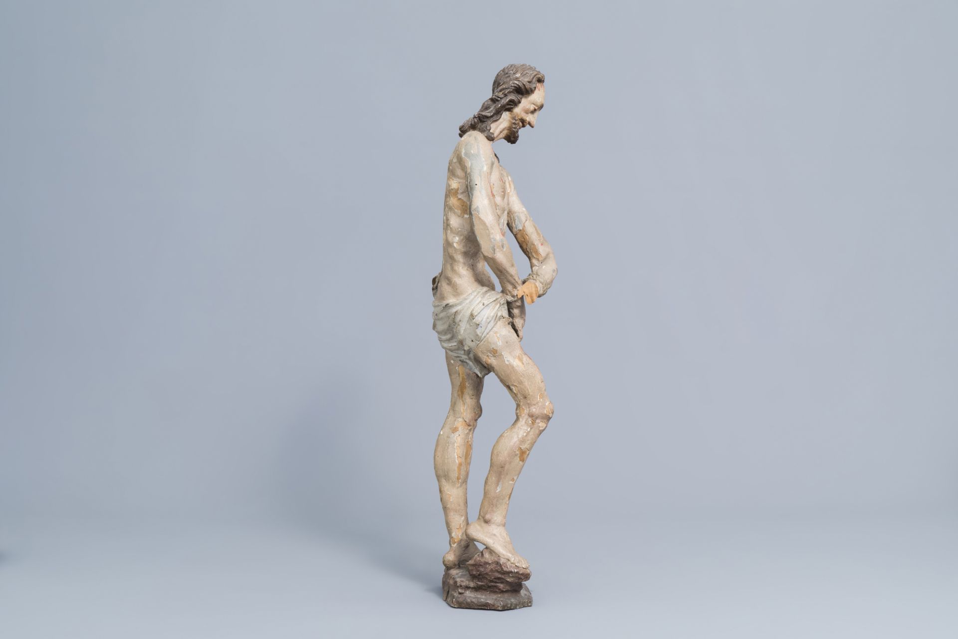 A carved and polychrome painted wooden 'Ecce Homo', Spain, 17th C. - Image 4 of 8