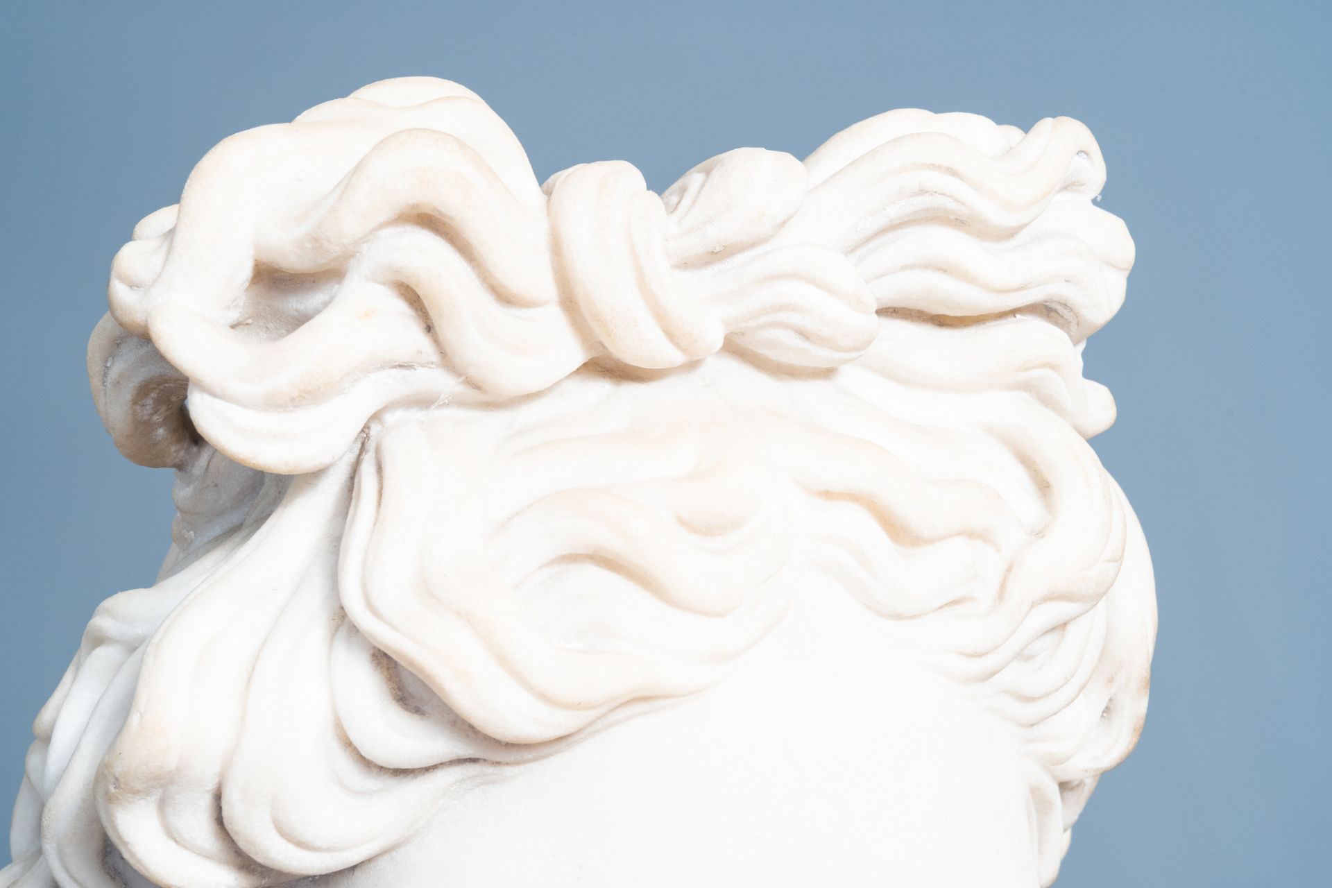 Italian school, after the antique: Bust of the Apollo Belvedere, white marble, ca. 1800 - Image 9 of 9