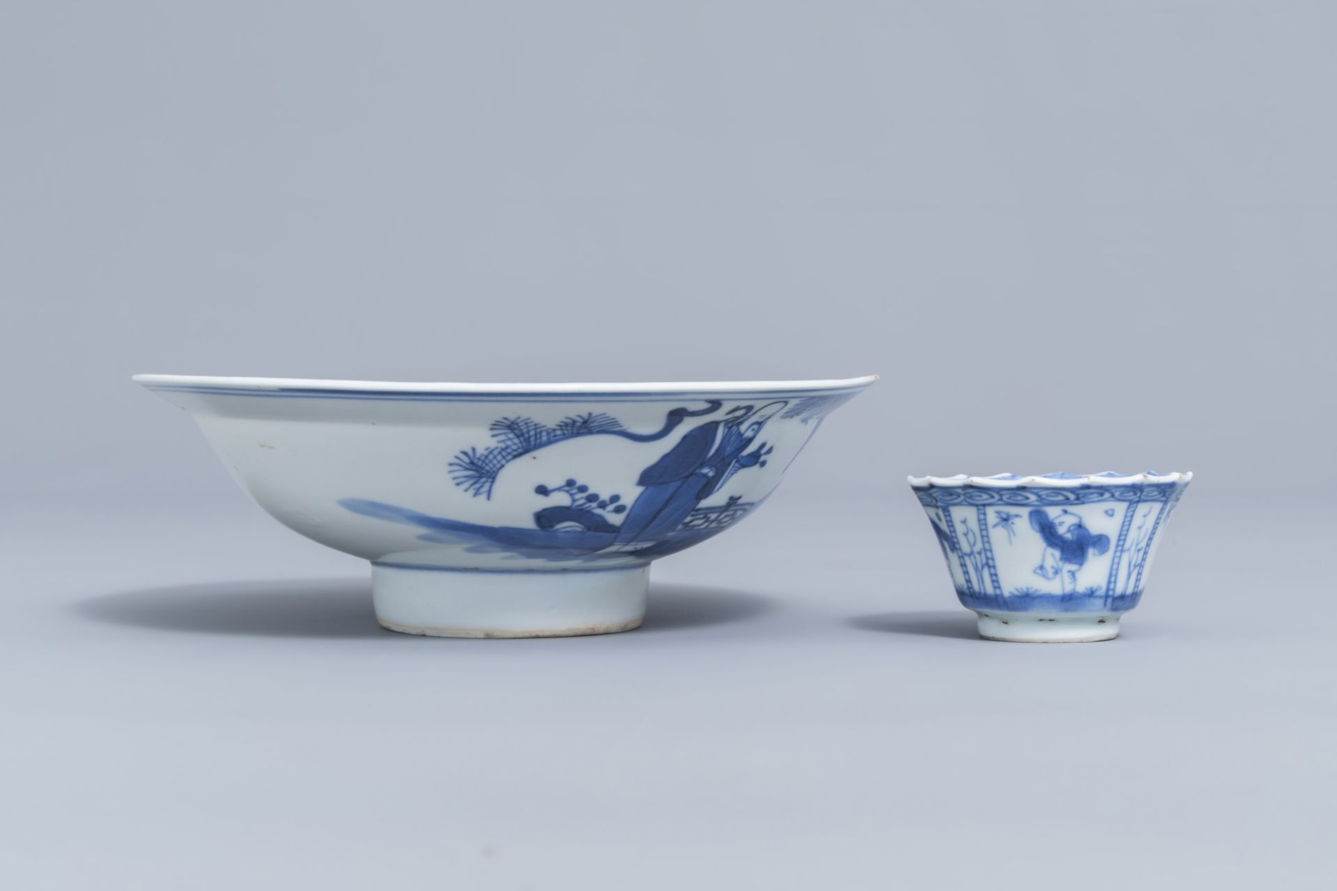 A varied collection of blue and white porcelain, Kangxi and later - Image 7 of 11