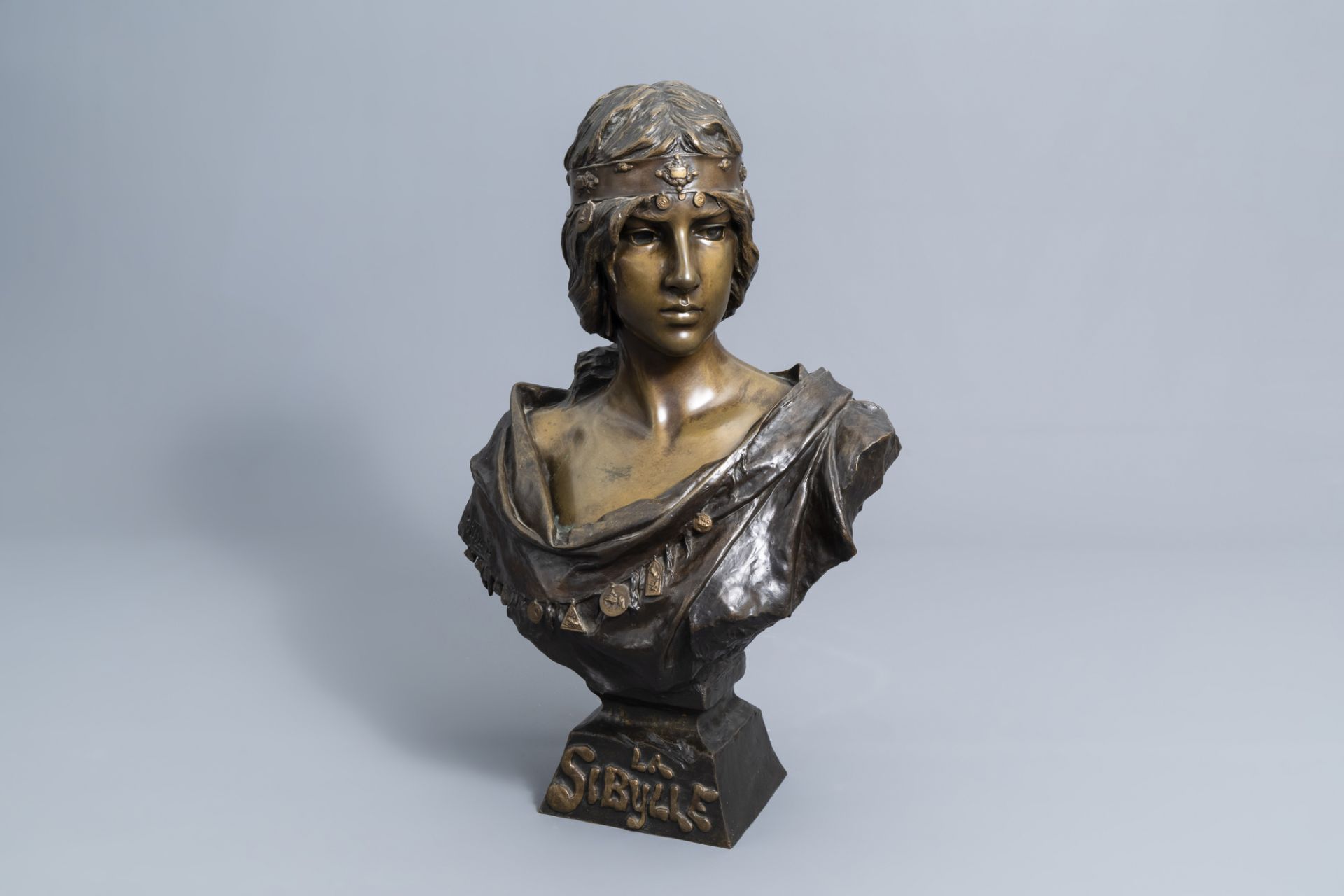 Emmanuel Villanis (1858-1914): 'La Sybille', patinated bronze