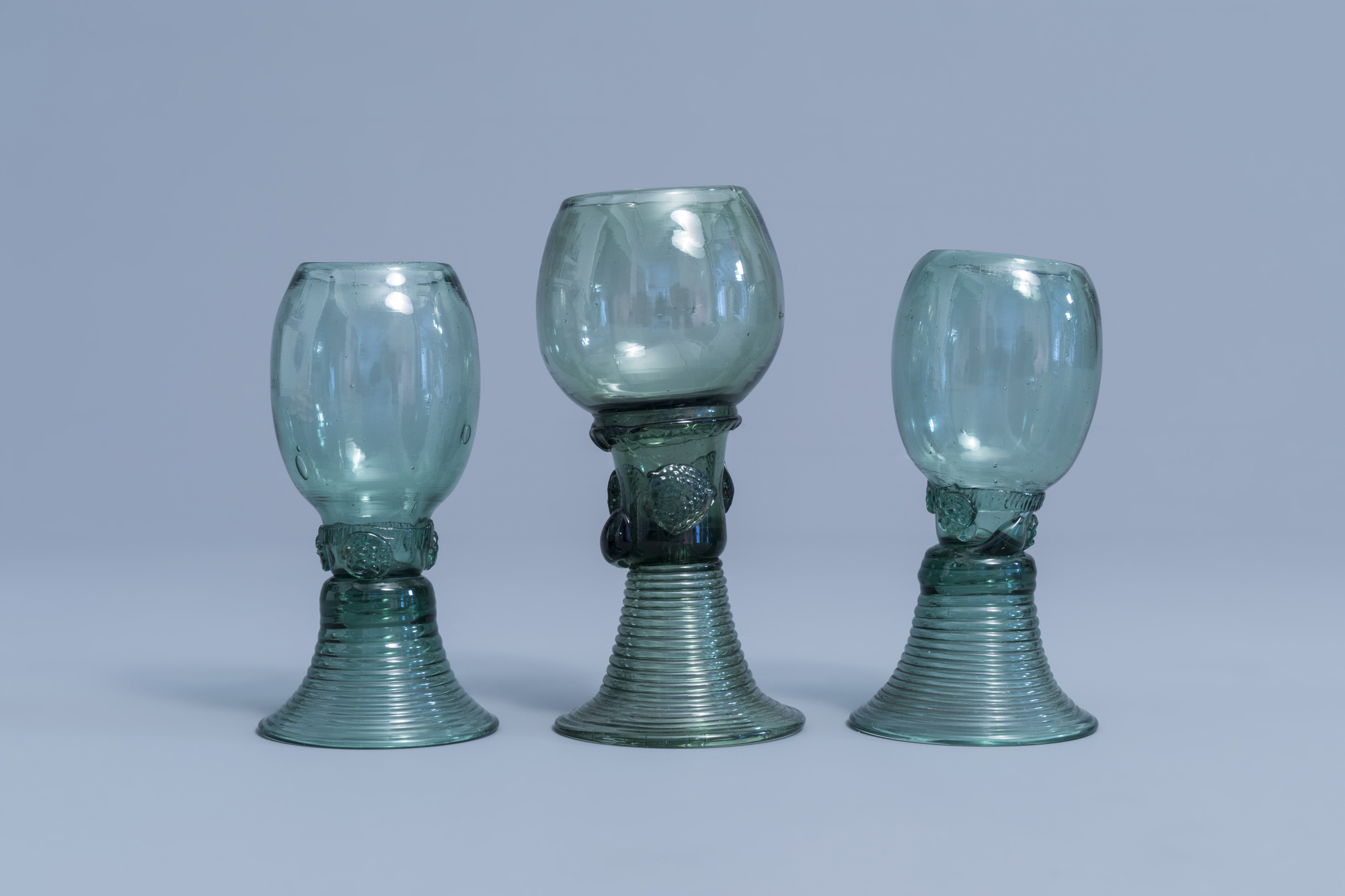 Three Dutch waldglas roemers with raspberry prunts, 18th/19th C. - Image 5 of 7