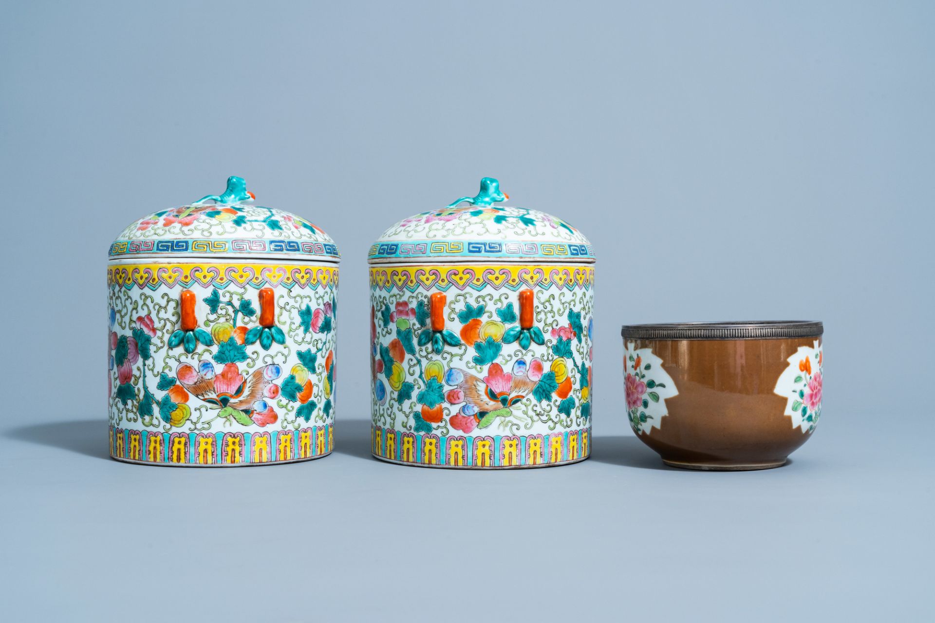 A collection of Chinese famille rose, qianjiang cai & blue & white porcelain, 18th C. & later - Image 6 of 15