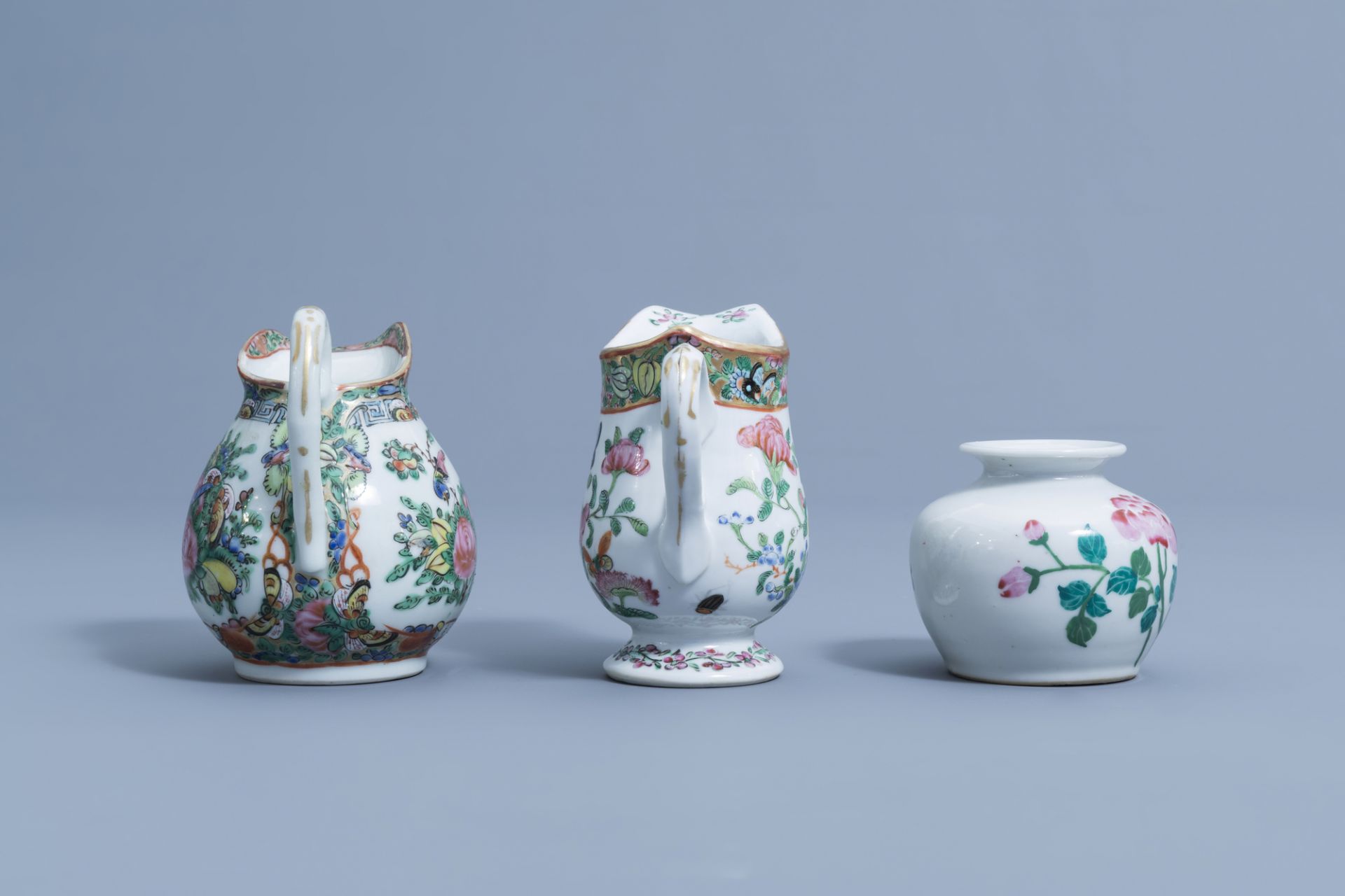 A varied collection of Chinese famille rose, verte, blue & white porcelain, 18th C. & later - Image 3 of 36