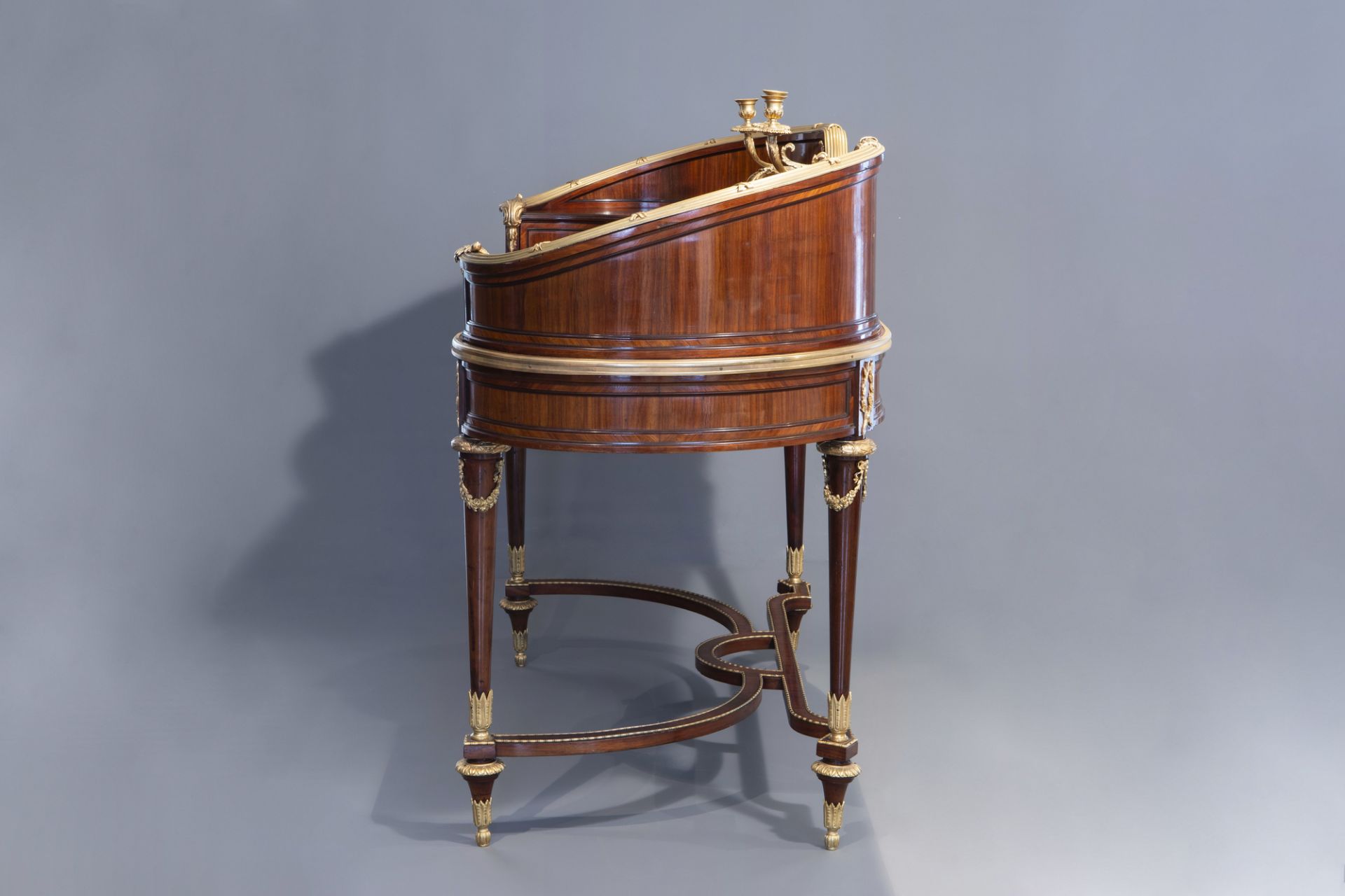 Attributed to Franois Linke (1855-1946): A superb gilt bronze mounted kingwood veneered Louis XVI s - Image 3 of 14