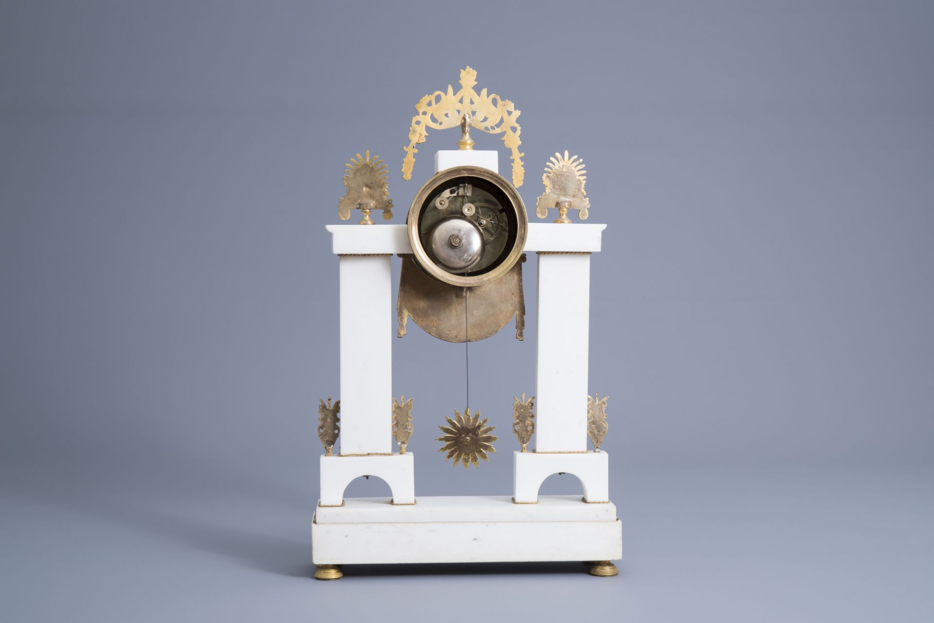A French Neoclassical gilt bronze mounted white marble portico clock, ca. 1800 - Image 3 of 8
