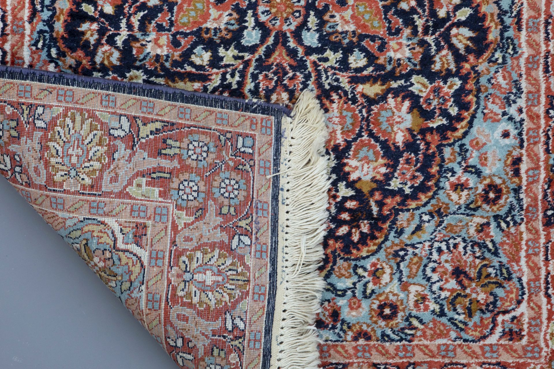 Two Oriental prayer rugs with floral design, silk on cotton, 20th C. - Image 4 of 4