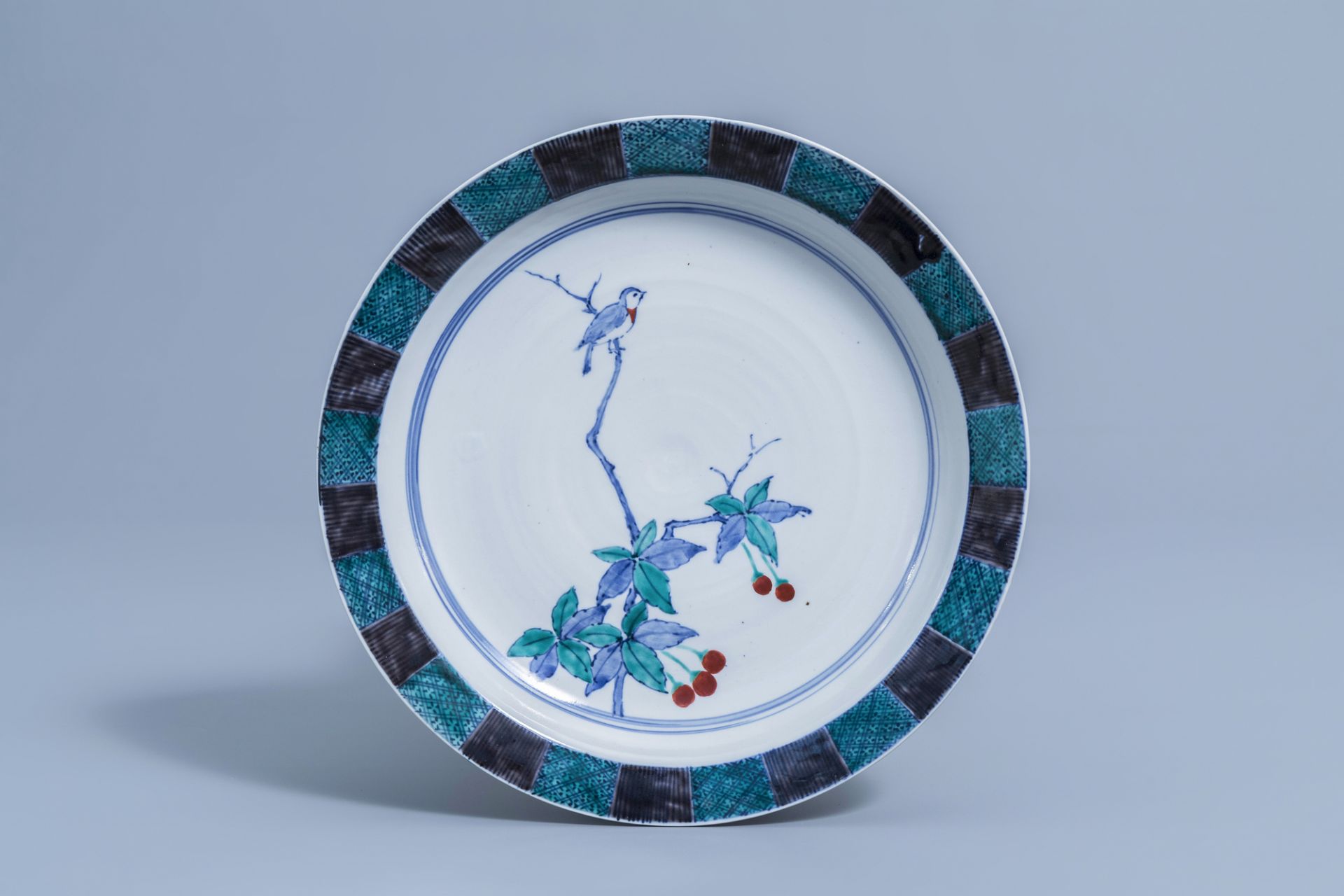 A varied collection of Japanese Imari and polychrome porcelain, Meiji and later, 19th/20th C. - Image 2 of 18