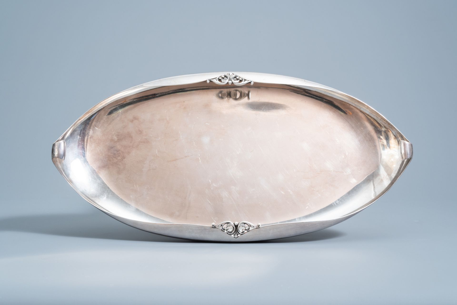 An elegant German silver fruit bowl, 925/000, 20th C.