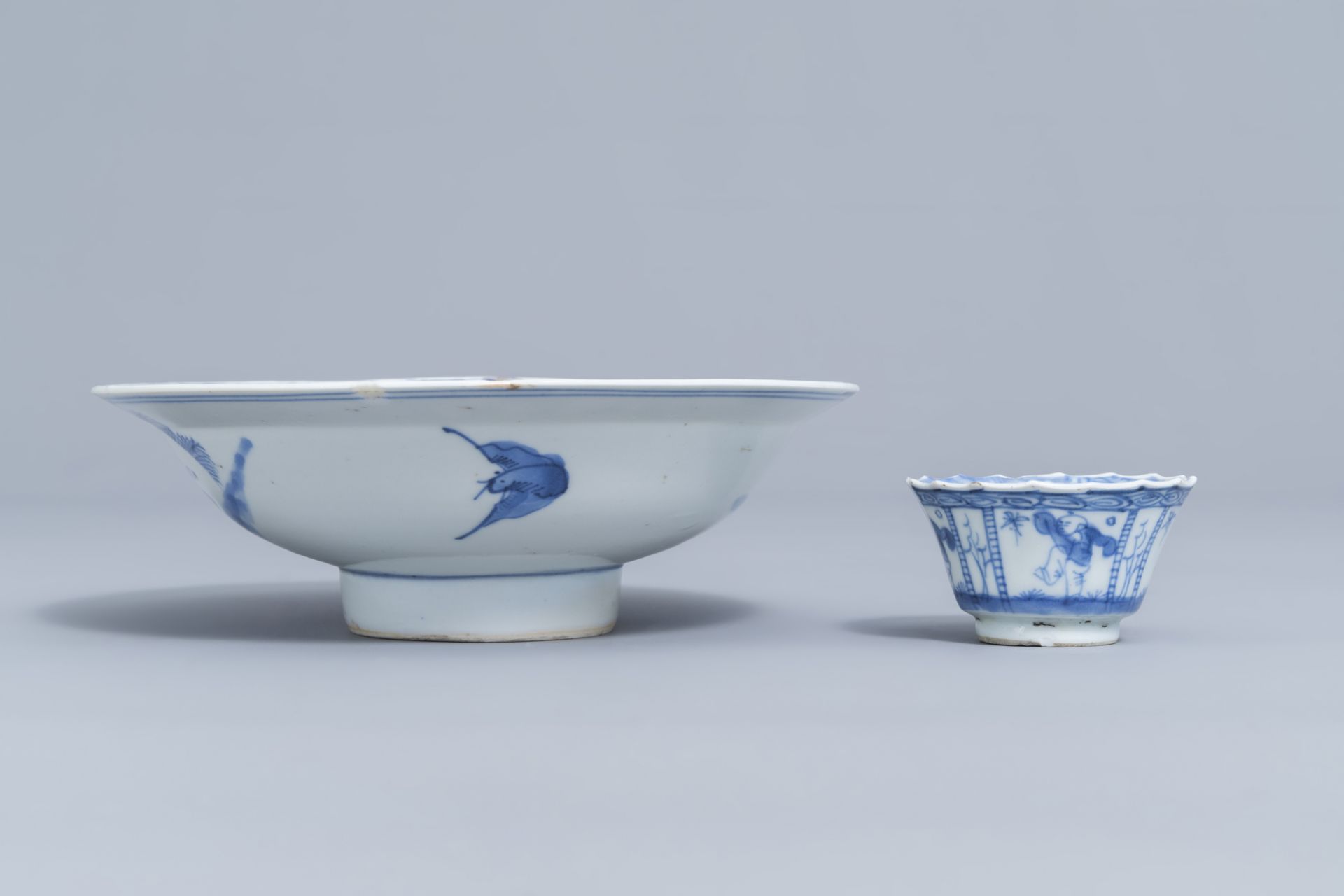A varied collection of blue and white porcelain, Kangxi and later - Image 8 of 11