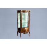 Attributed to Franois Linke (1855-1946): A bronze mounted Vernis Martin display cabinet with breche