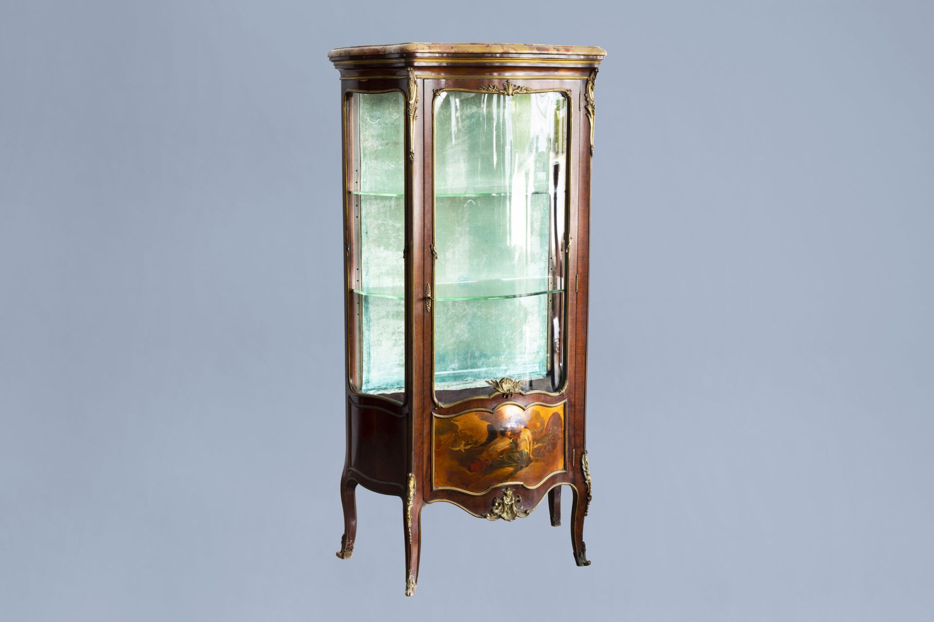 Attributed to Franois Linke (1855-1946): A bronze mounted Vernis Martin display cabinet with breche