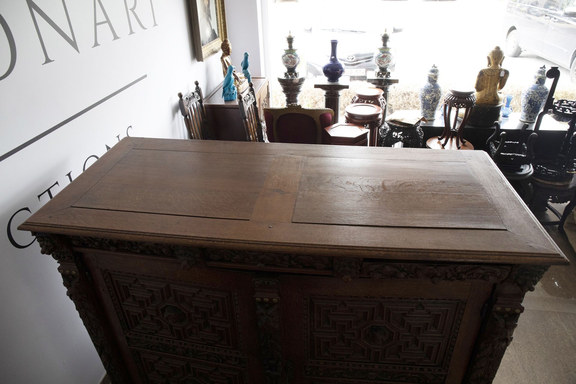 An oak wooden buffet dresser with floral design and lion heads, the Netherlands, 17th C. and later - Image 7 of 7