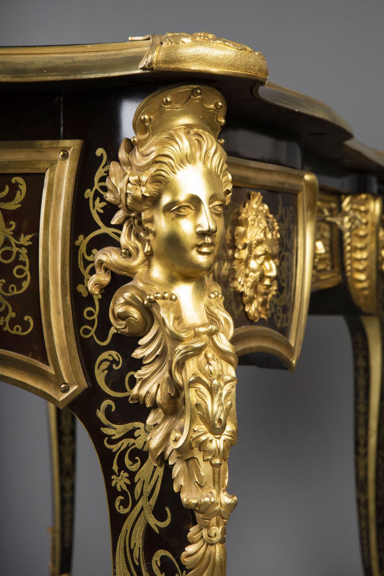 An impressive French gilt bronze mounted brass and tortoiseshell inlaid ebonized bureau plat, Befort - Image 6 of 15