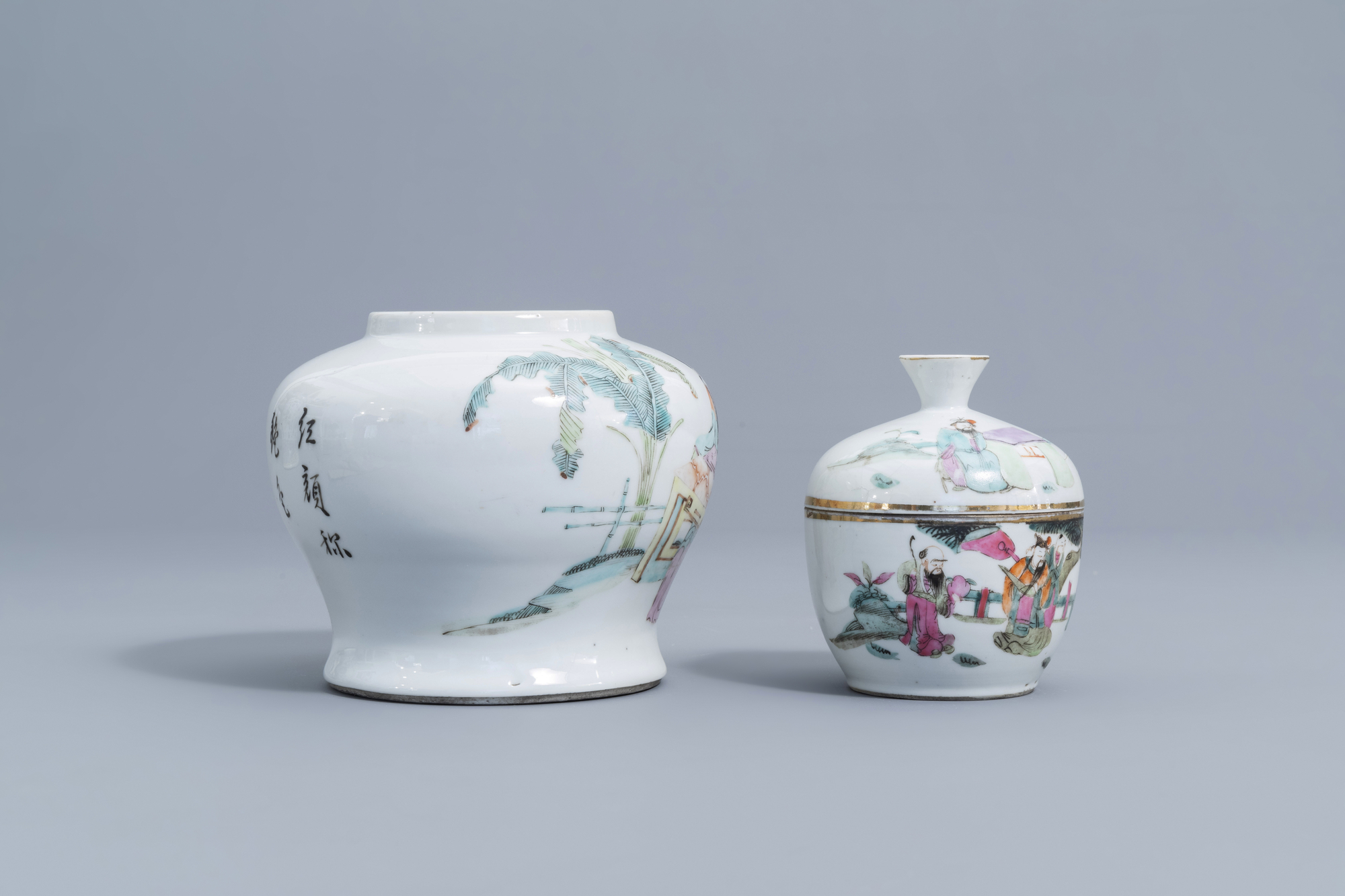 A varied collection of Chinese famille rose and blue and white porcelain, 19th/20th C. - Image 9 of 12