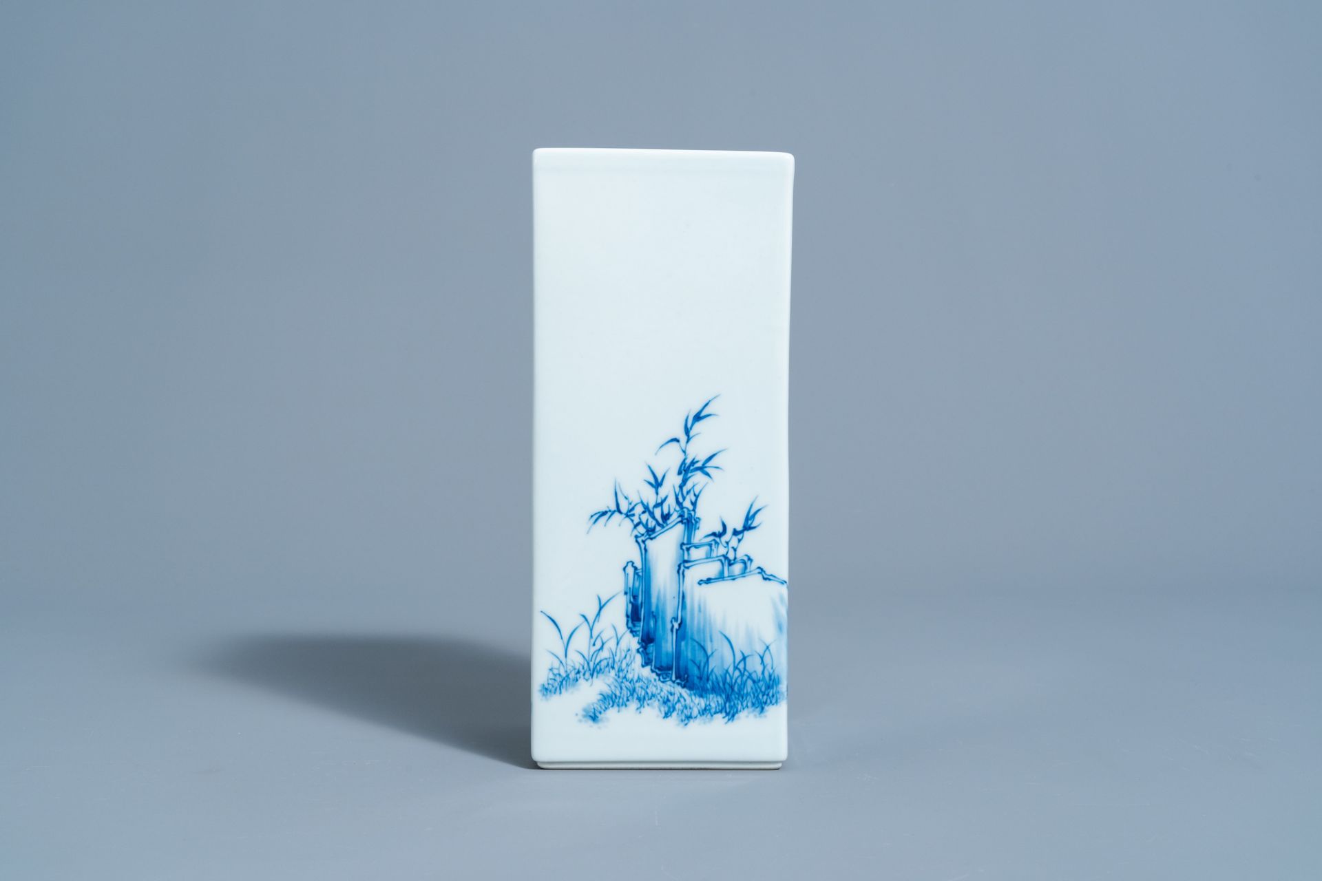 A square Chinese blue and white brush pot with floral design, marked, 20th C. - Image 5 of 7