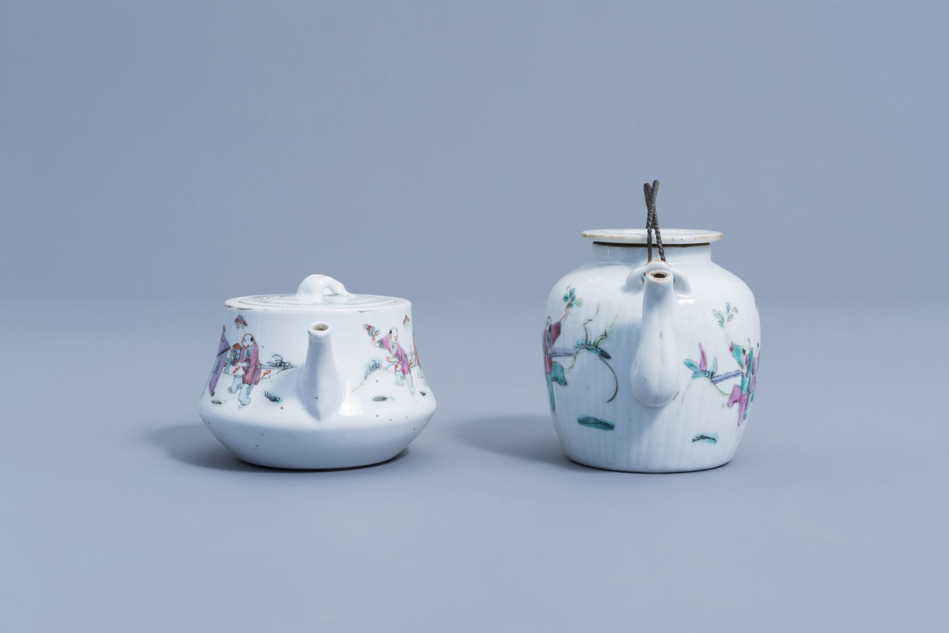 A varied collection of Chinese qianjiang cai and famille rose porcelain, 19th/20th C. - Image 5 of 24