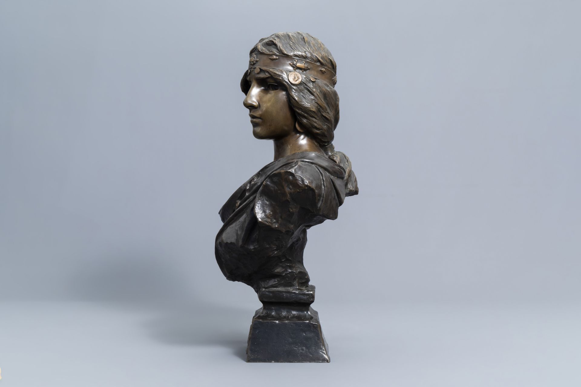 Emmanuel Villanis (1858-1914): 'La Sybille', patinated bronze - Image 6 of 11