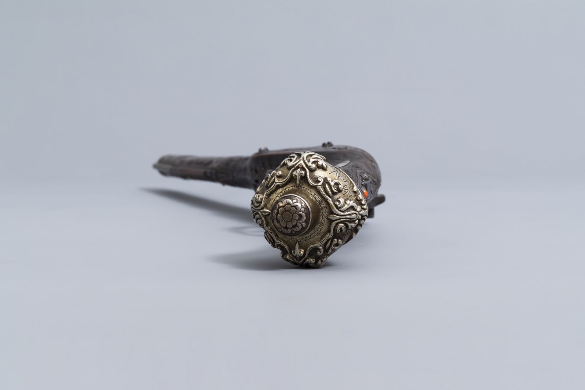 An Ottoman coral inlaid and silver mounted flintlock pistol, Algeria, 18th C. - Image 5 of 12