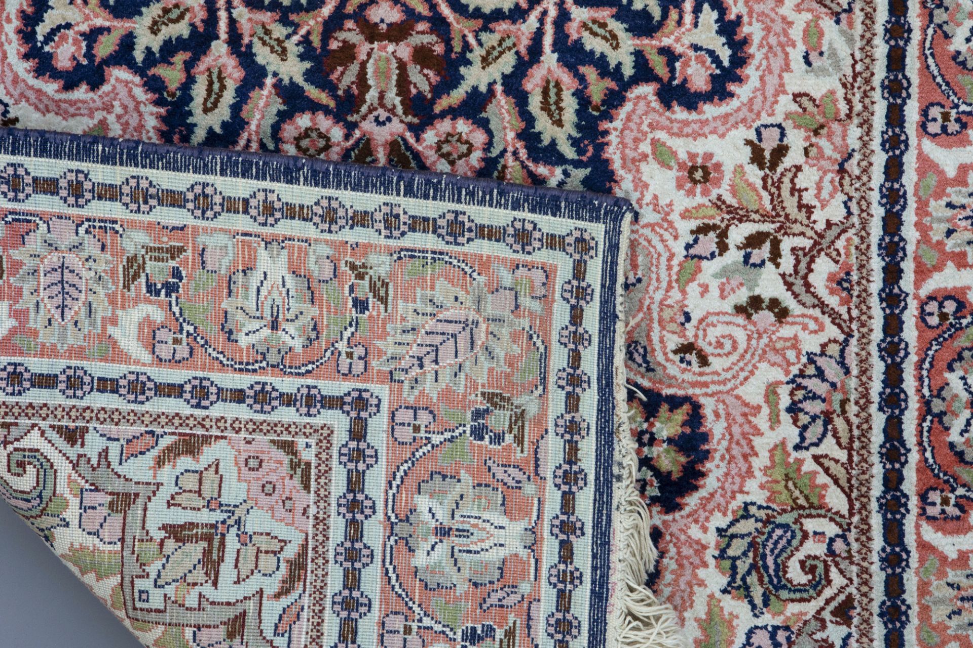 Two Oriental prayer rugs with floral design, silk on cotton, 20th C. - Image 3 of 4