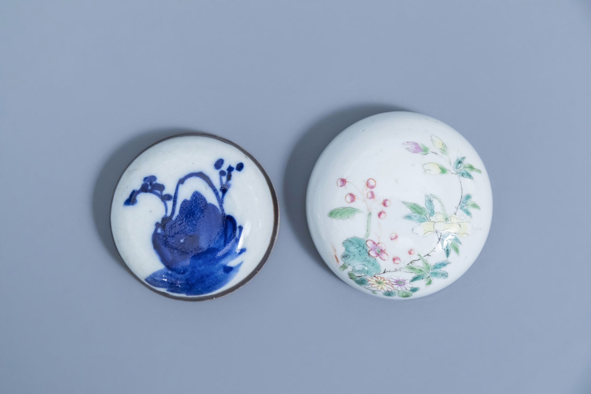 Seven various Chinese famille rose, famille verte, blue and white jars, 19th/20th C. - Image 24 of 25