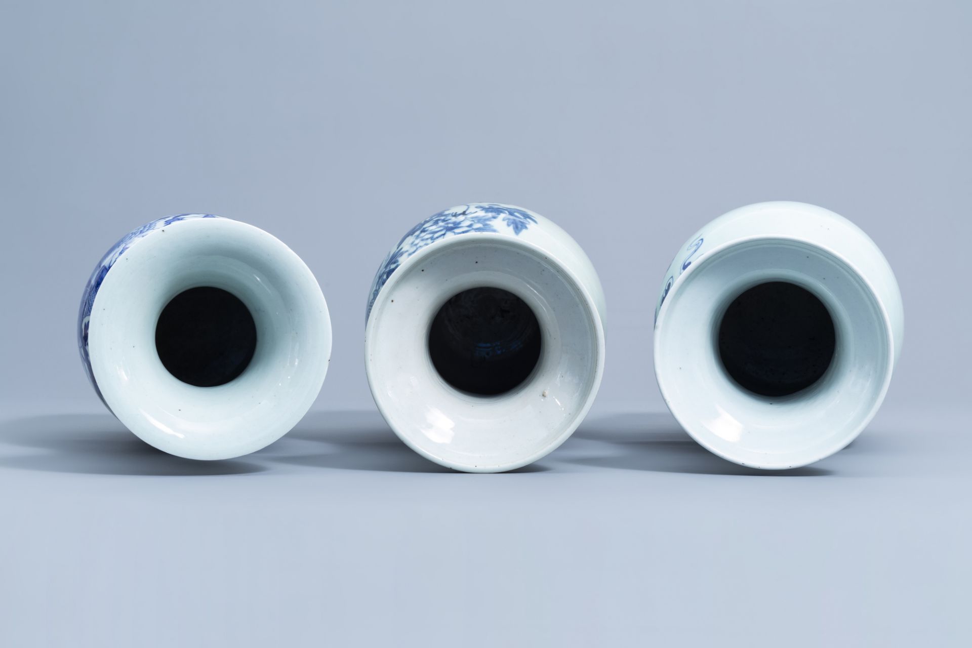 Three various Chinese blue and white celadon ground vases, 19th/20th C. - Image 6 of 7