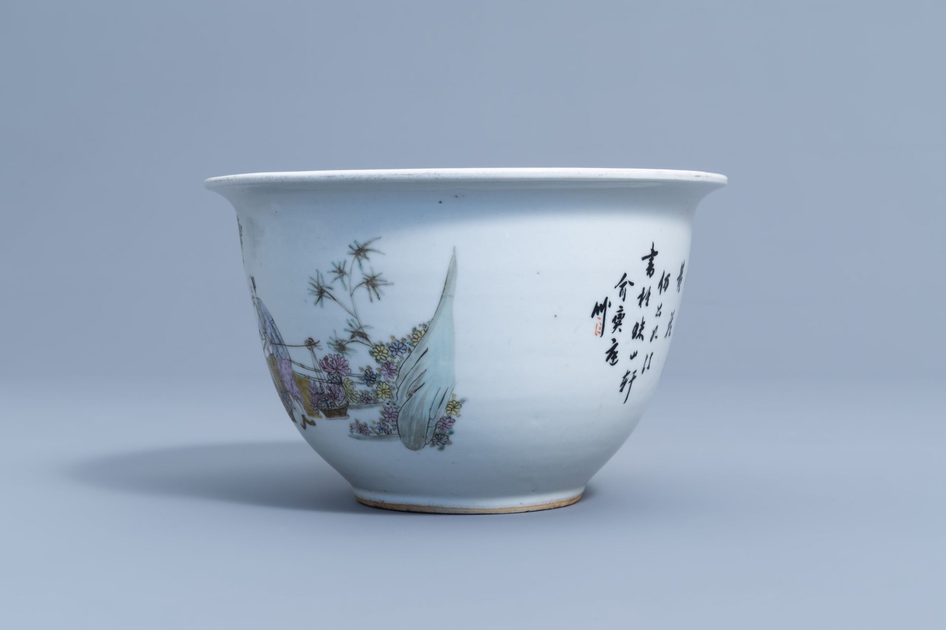 Seven Chinese qianjiang cai saucer plates and a jardiniere with figures in a flower garden, 19th/20t - Image 13 of 15