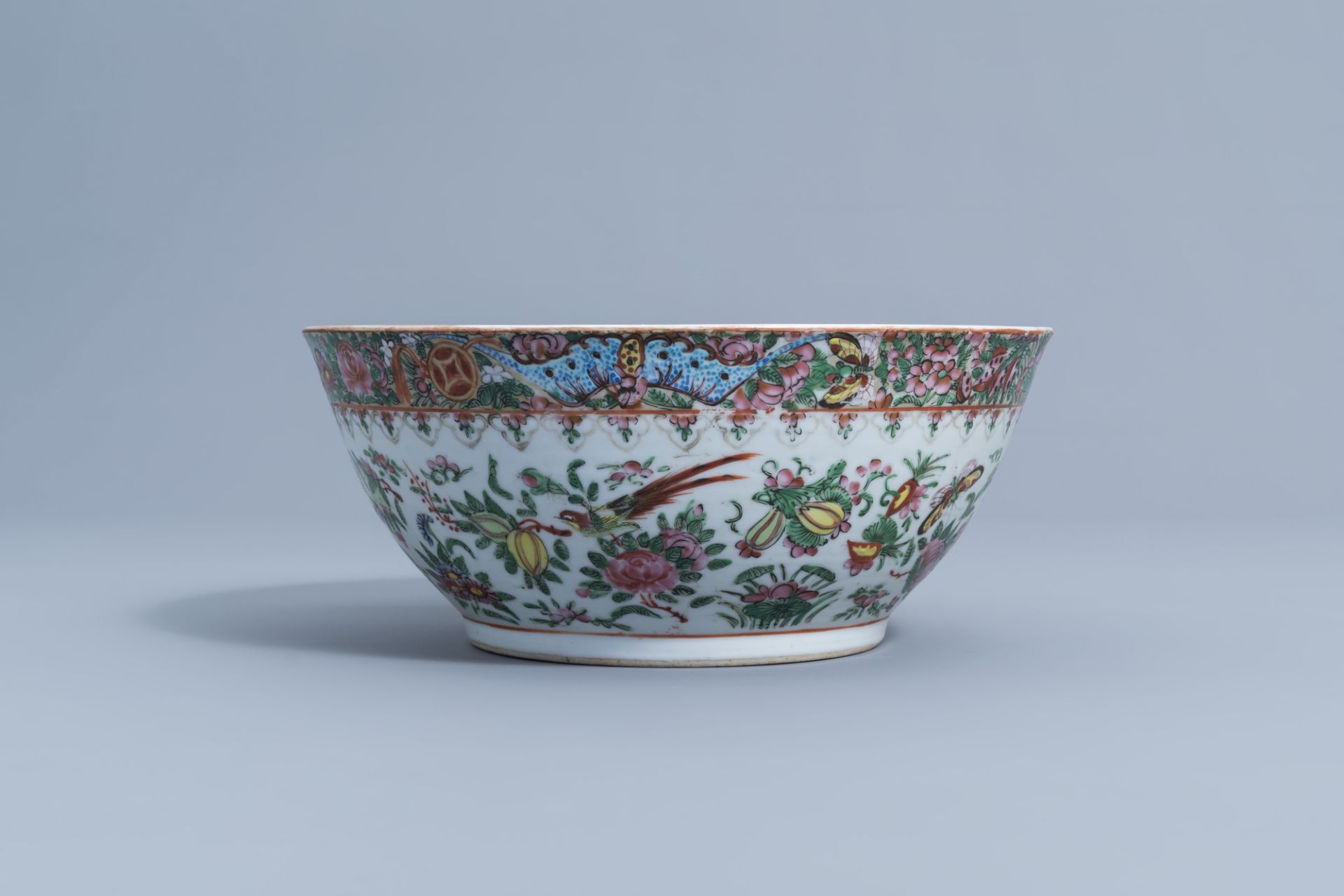 A varied collection of Chinese Canton famille rose porcelain, 19th/20th C. - Image 4 of 31
