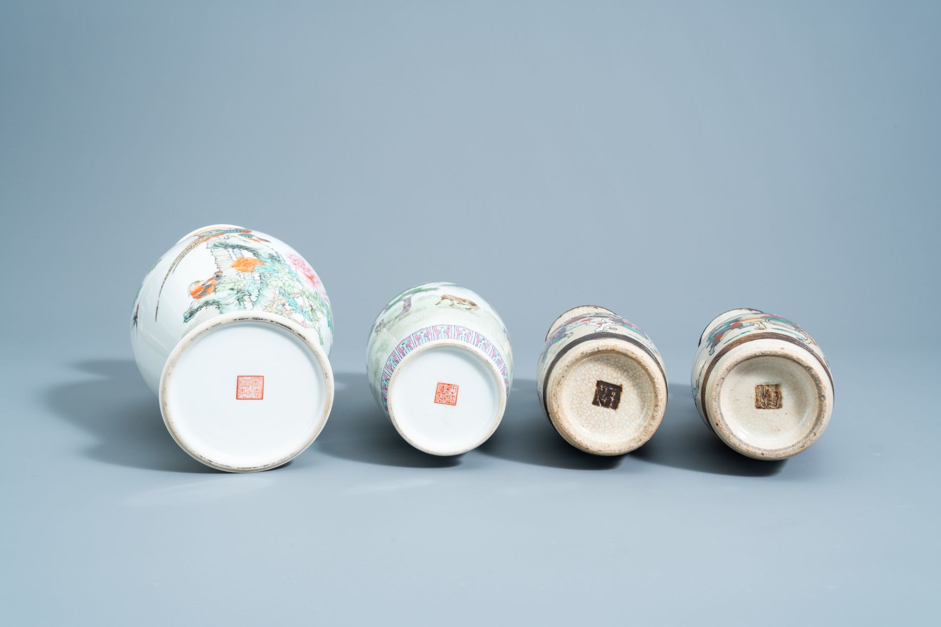 A varied collection of Chinese blue, white and famille rose porcelain, 19th/20th C. - Image 5 of 9