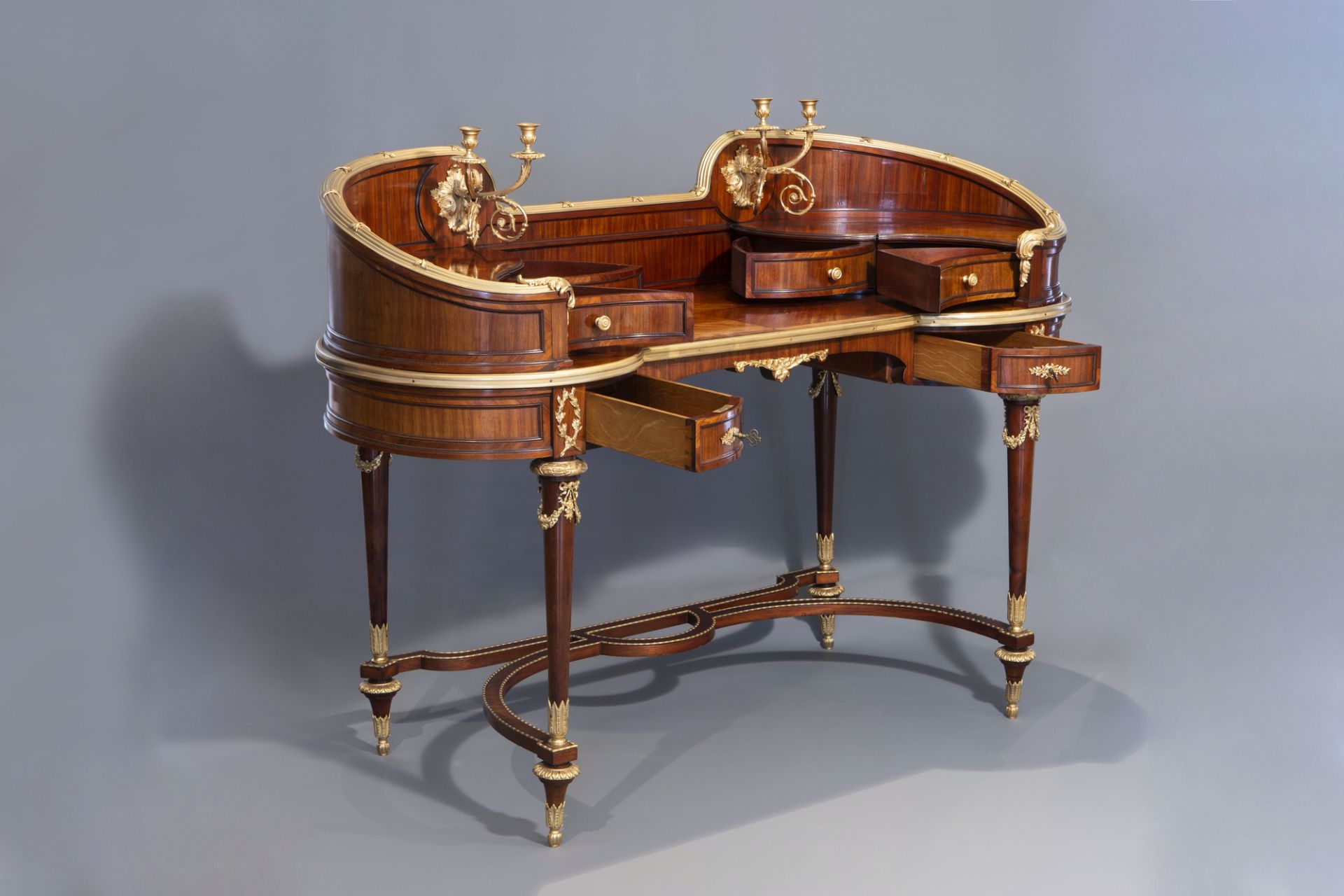 Attributed to Franois Linke (1855-1946): A superb gilt bronze mounted kingwood veneered Louis XVI s - Image 6 of 14