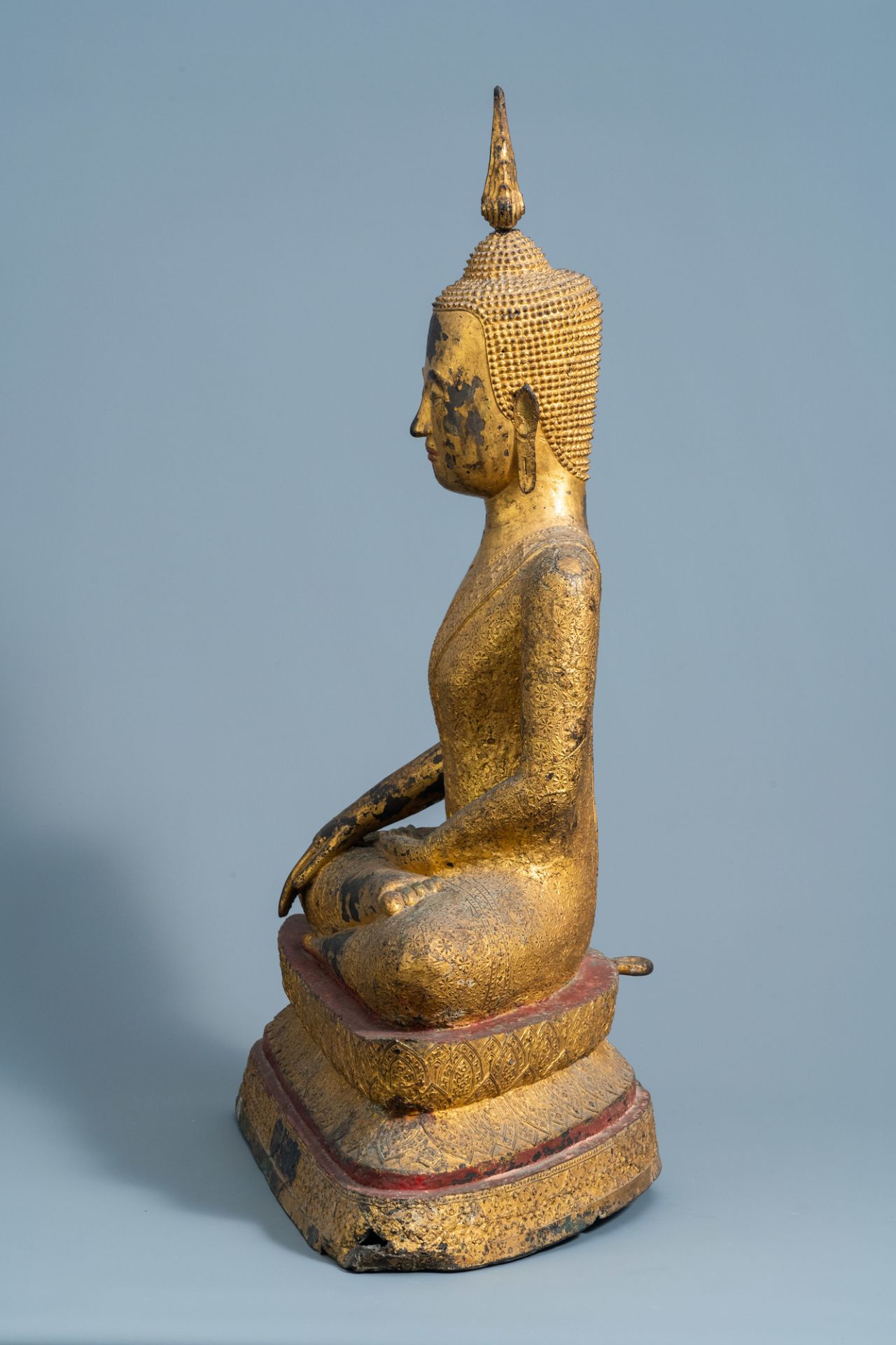 A large Thai gilt lacquered bronze figure of Buddha Maravijaya on a lotus throne, Rattanakosin, 18th - Image 3 of 7