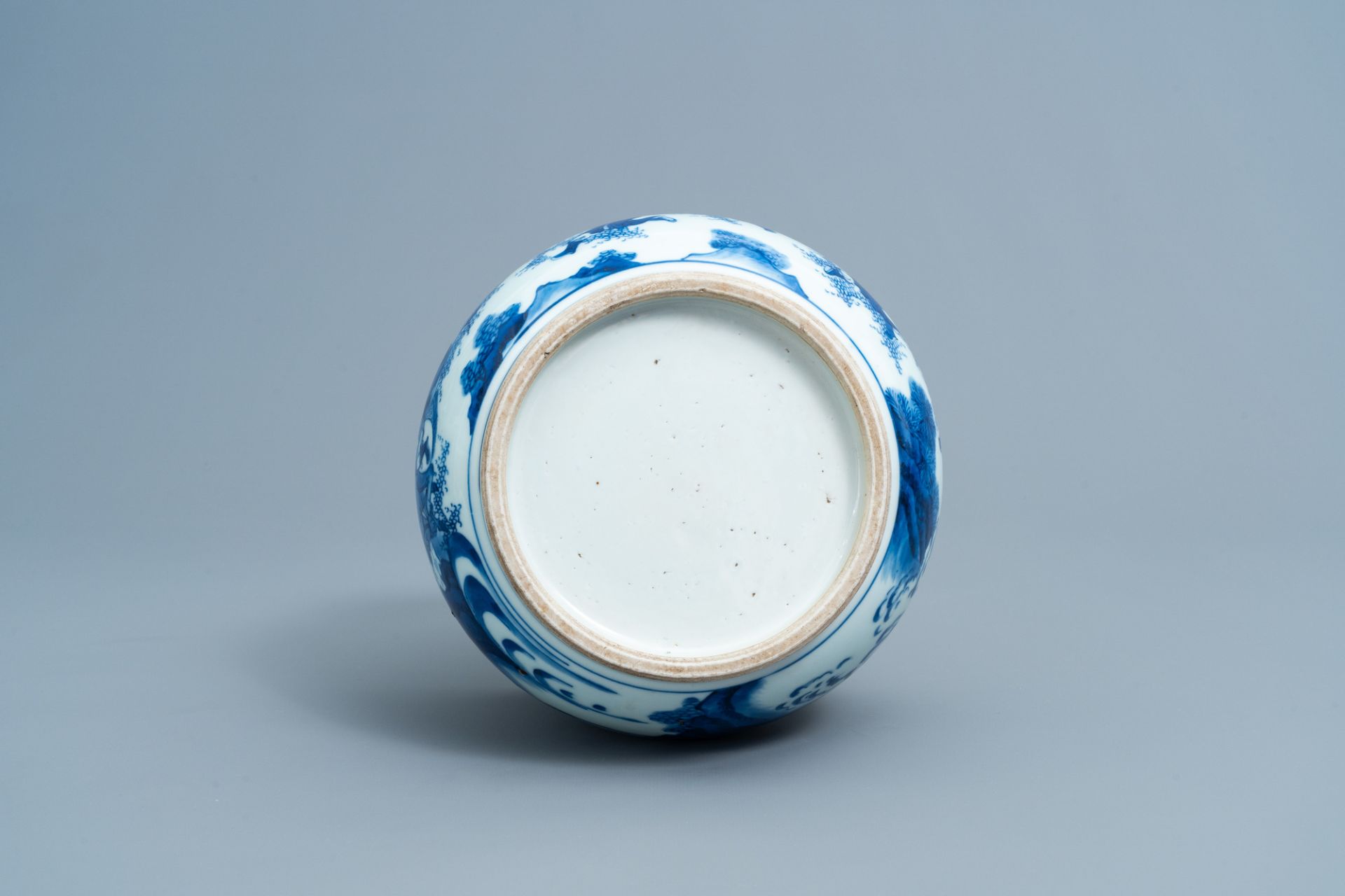 A Chinese blue and white censer with figures in a landscape, 19th/20th C. - Bild 9 aus 9