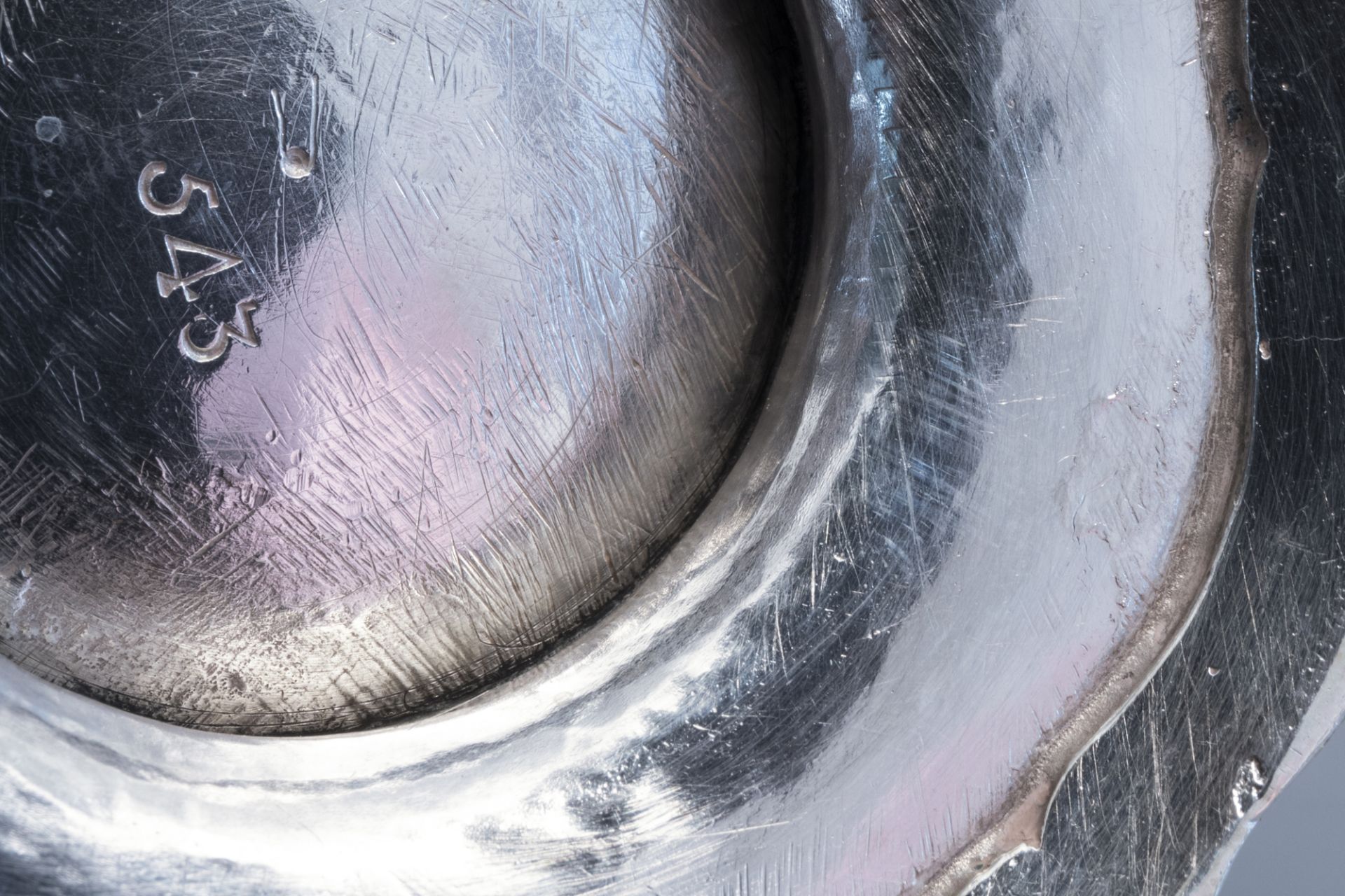 An English silver sauce boat, London, maker's mark W.B., 925/000, dated 1833 - Image 8 of 9