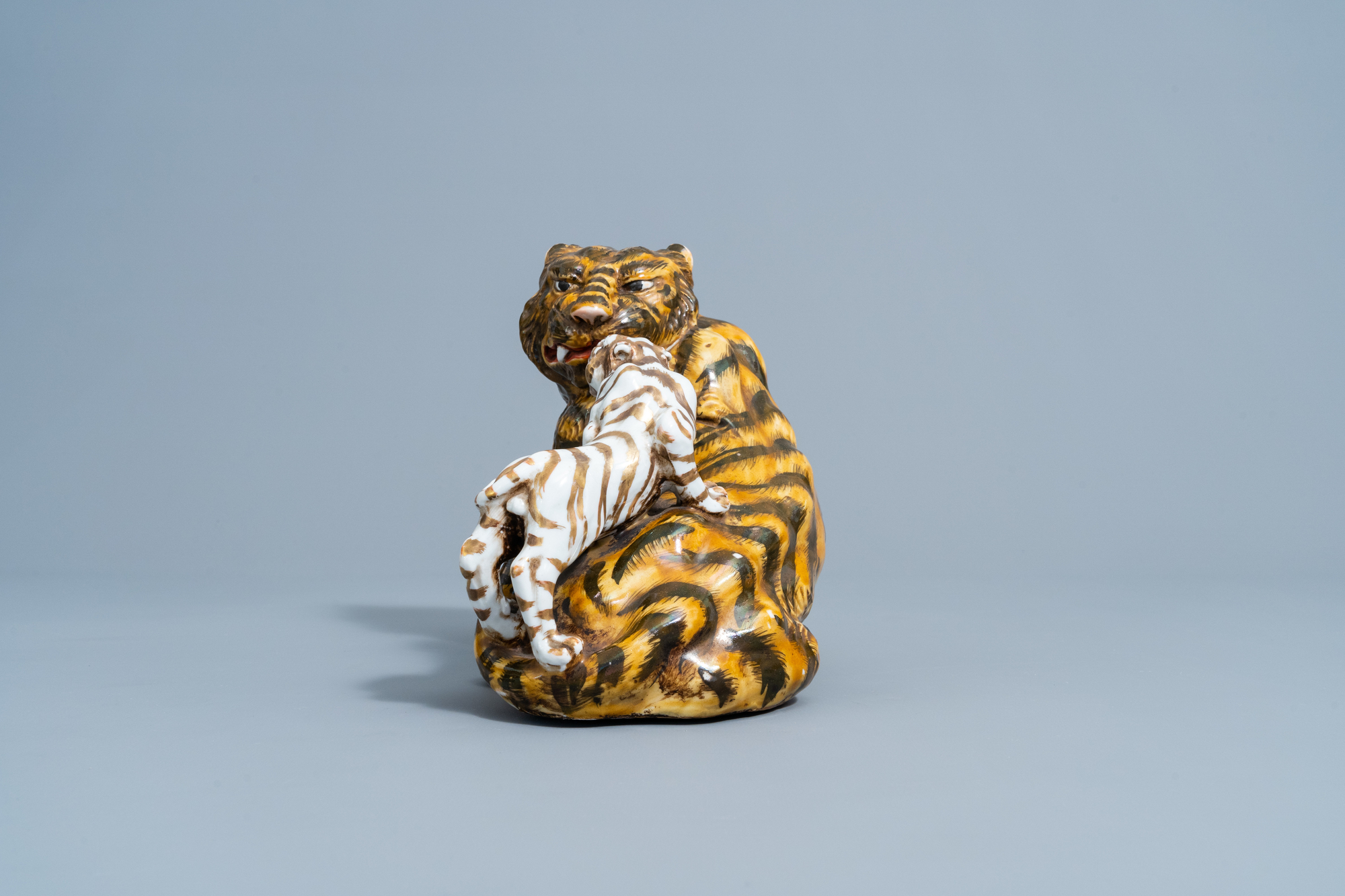A Japanese group of two tigers with polychrome design, Meiji, 19th/20th C. - Image 5 of 9