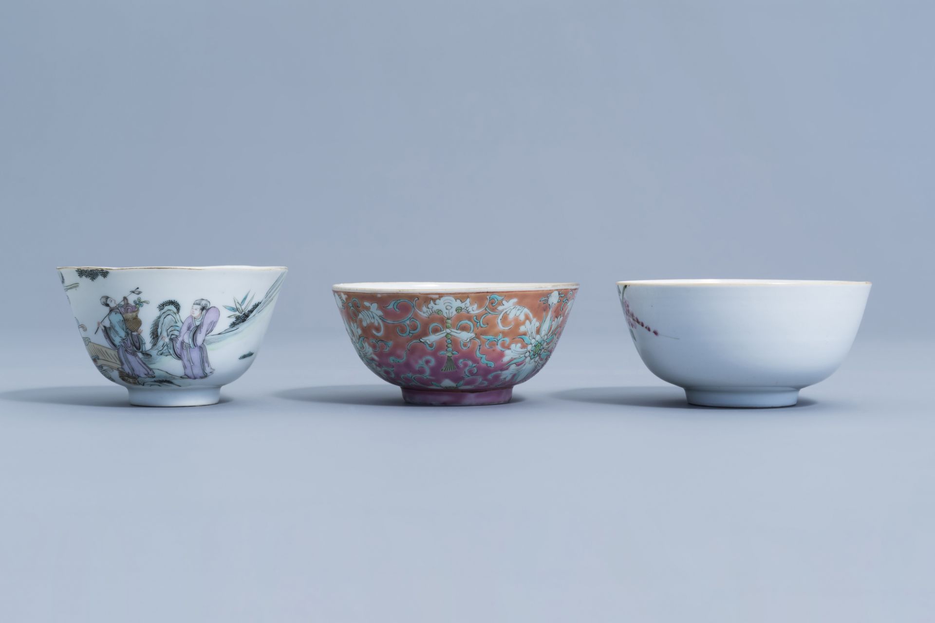 A varied collection of Chinese qianjiang cai and famille rose porcelain, 19th/20th C. - Image 11 of 24