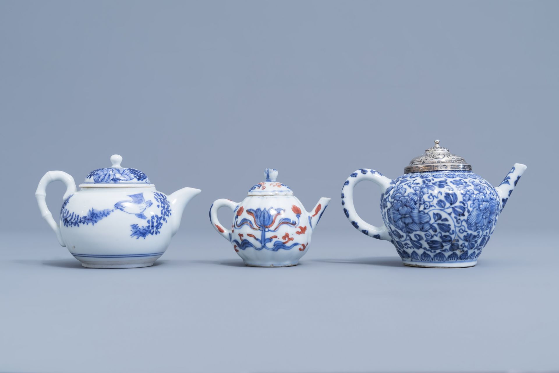 Two Chinese blue and white teapots and an Imari style teapot with floral design, Kangxi en later - Image 2 of 9