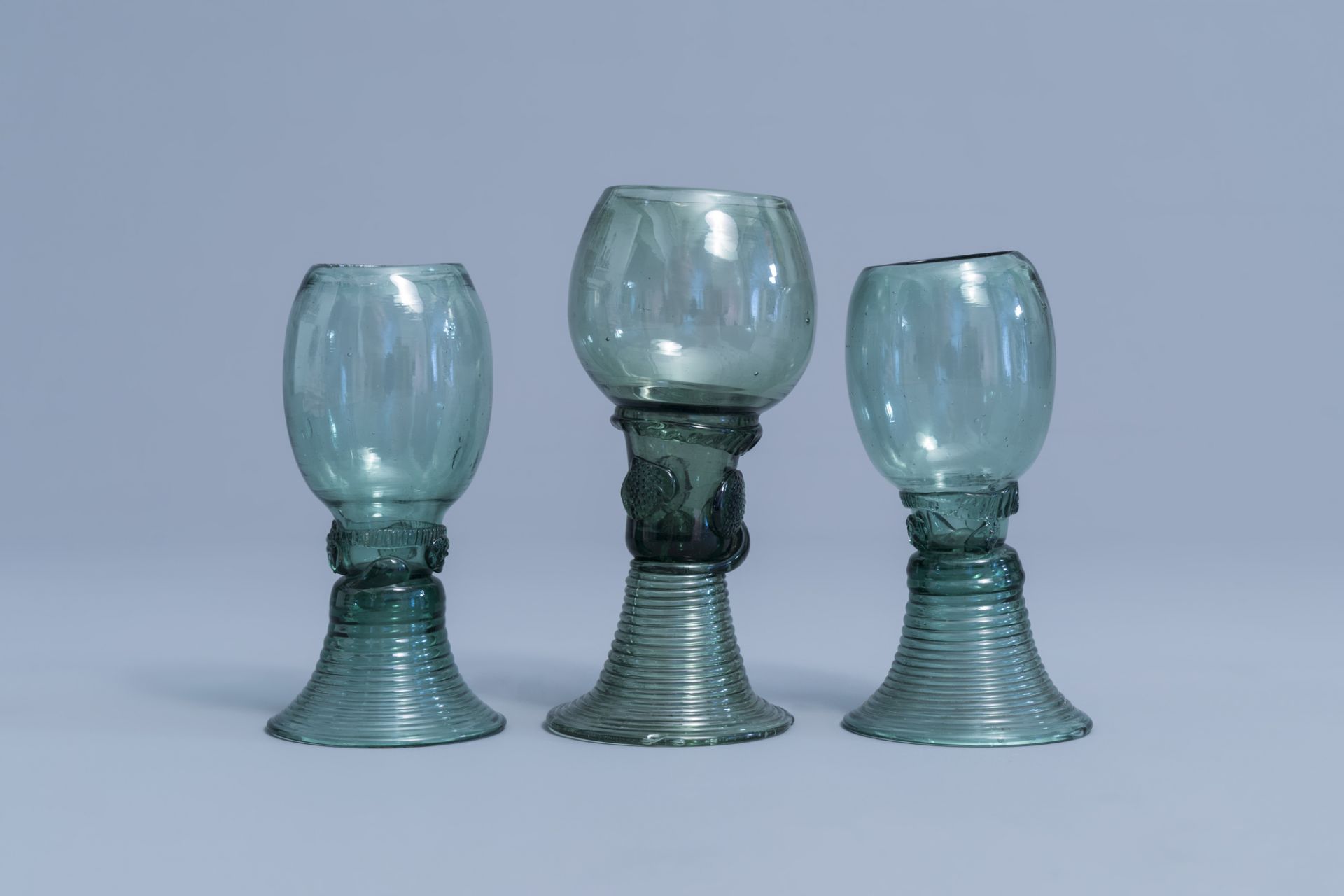 Three Dutch waldglas roemers with raspberry prunts, 18th/19th C. - Image 3 of 7