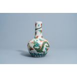 A Chinese Nanking famille verte crackled glazed tianqiu ping 'dragon' vase, 19th C.