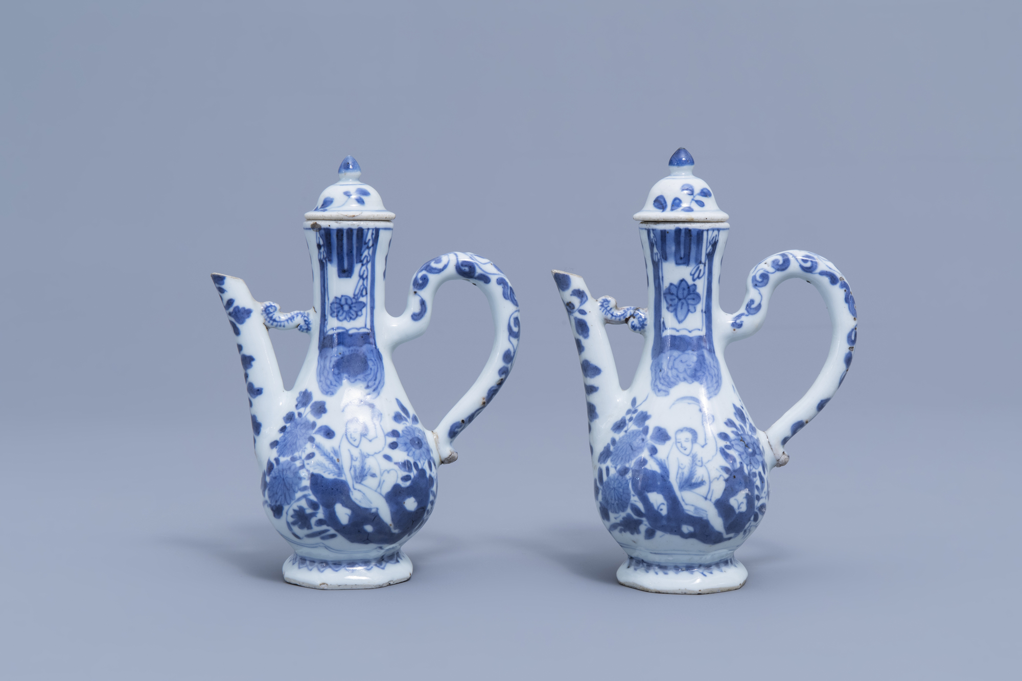 A pair of Chinese blue and white wine jugs with European subject, Kangxi - Image 4 of 10