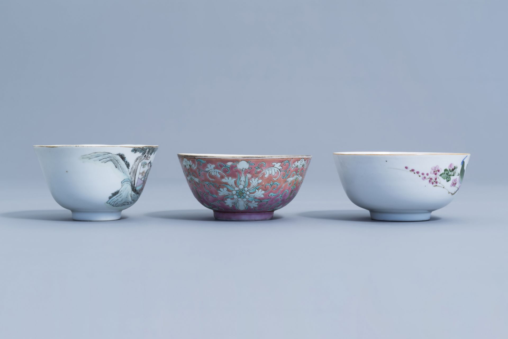 A varied collection of Chinese qianjiang cai and famille rose porcelain, 19th/20th C. - Image 9 of 24