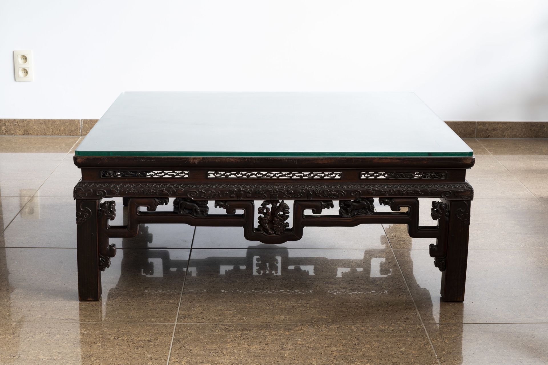 An rectangular Chinese carved wooden coffee table with glass top, 19th/20th C. - Image 5 of 9