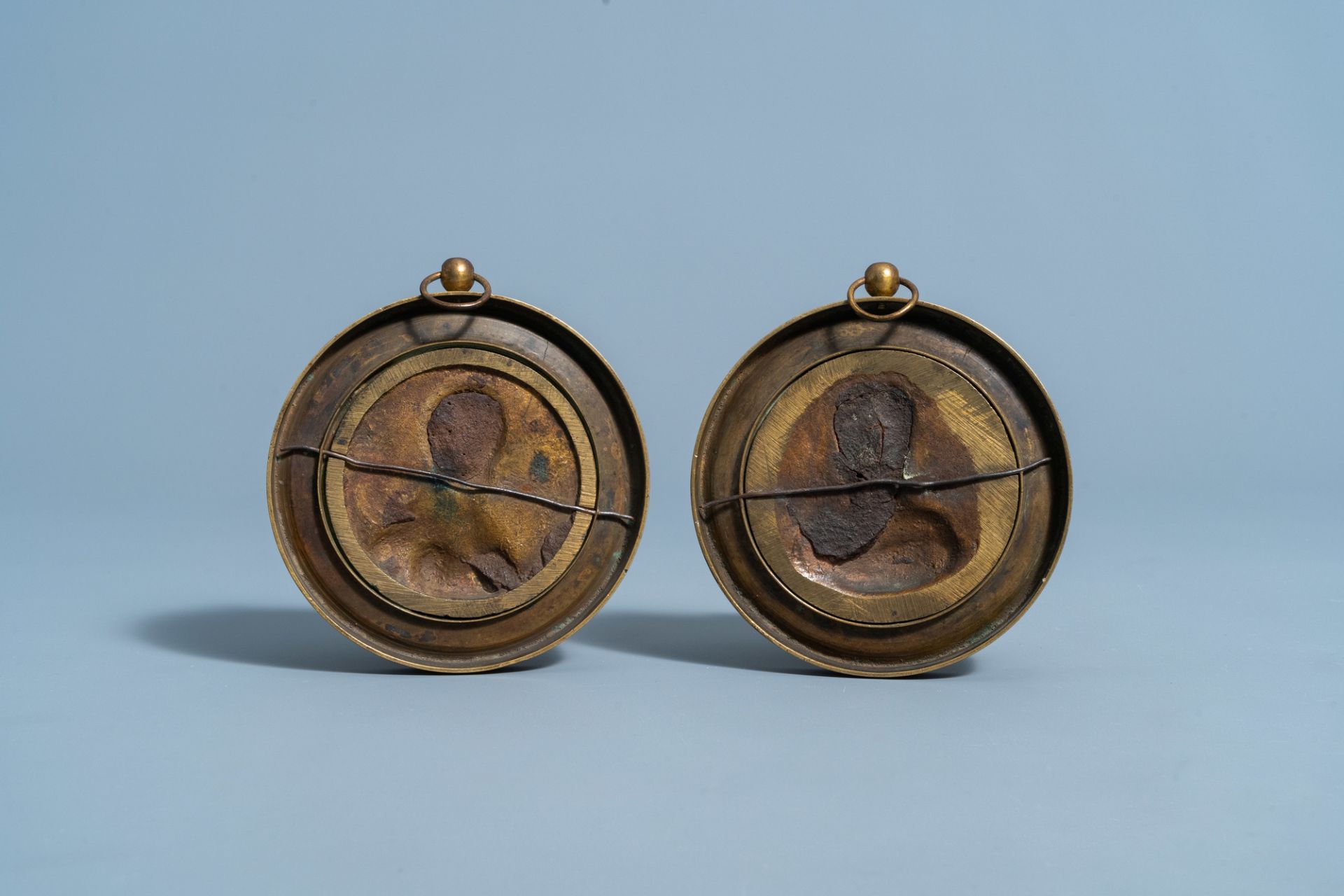 A pair of bronze Empire alto relievo plaques depicting the profile portraits of Napoleon and his wif - Image 2 of 2