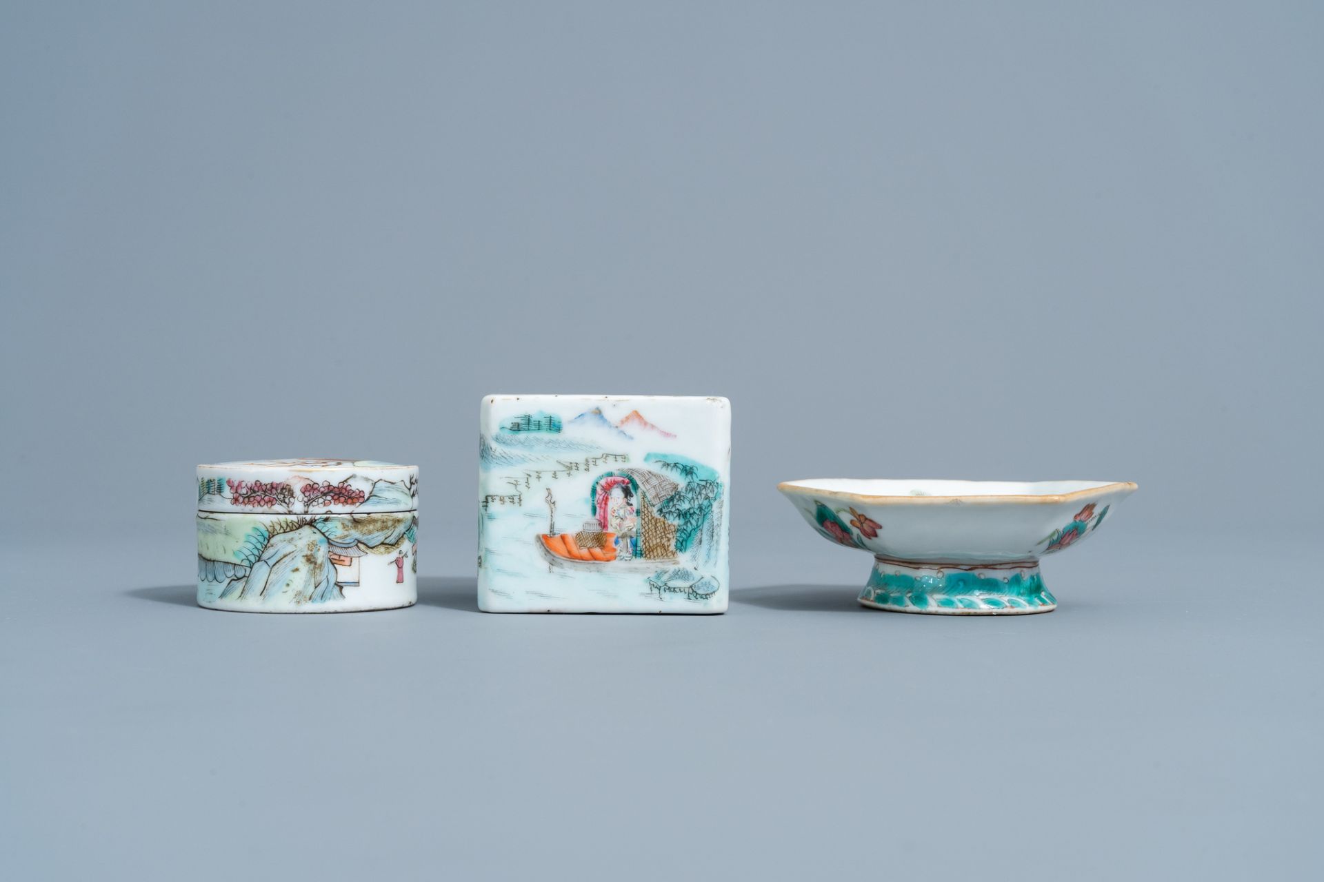 A varied collection of Chinese famille rose porcelain, 19th C. - Image 3 of 8