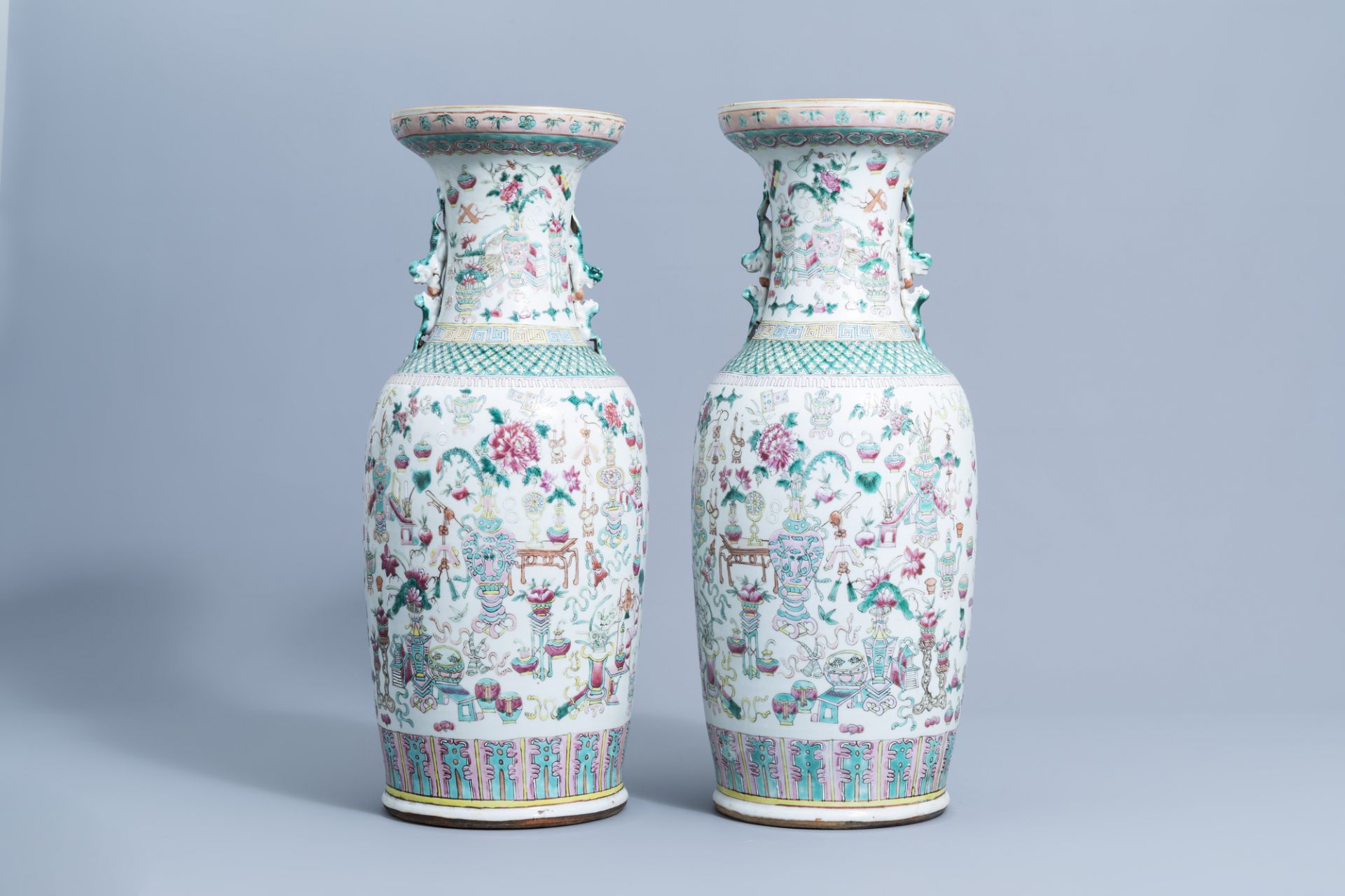 A pair of Chinese famille rose vases with antiquities design, 19th C.