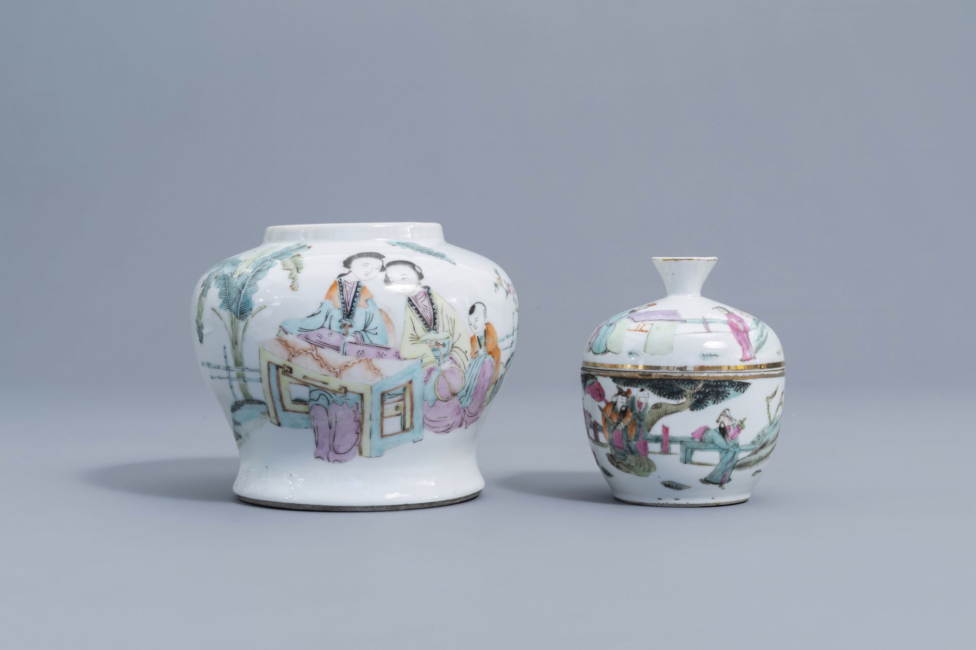 A varied collection of Chinese famille rose and blue and white porcelain, 19th/20th C. - Image 8 of 12
