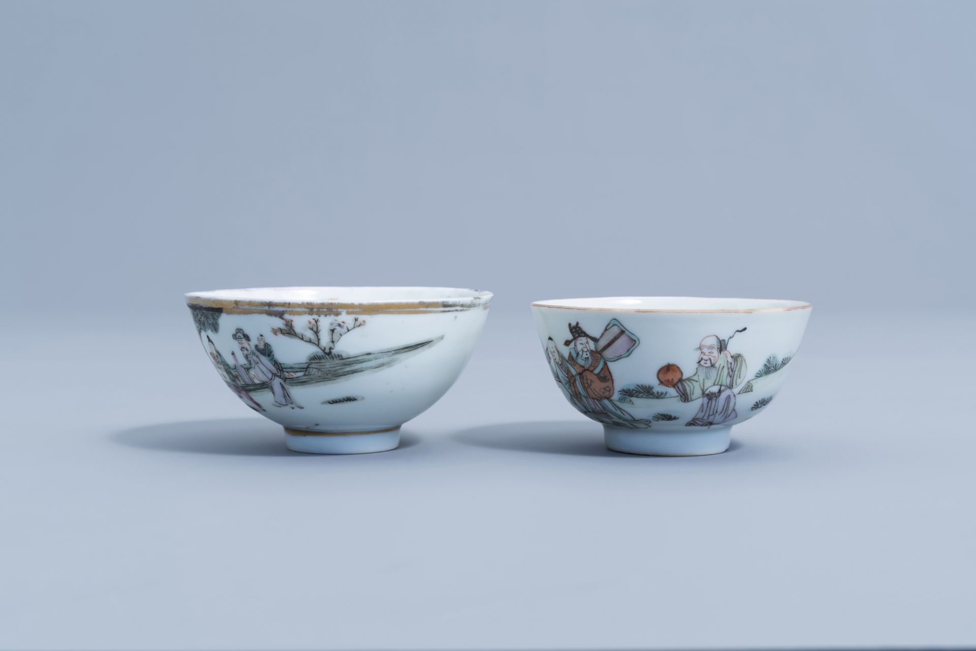A varied collection of Chinese qianjiang cai and famille rose porcelain, 19th/20th C. - Image 17 of 24
